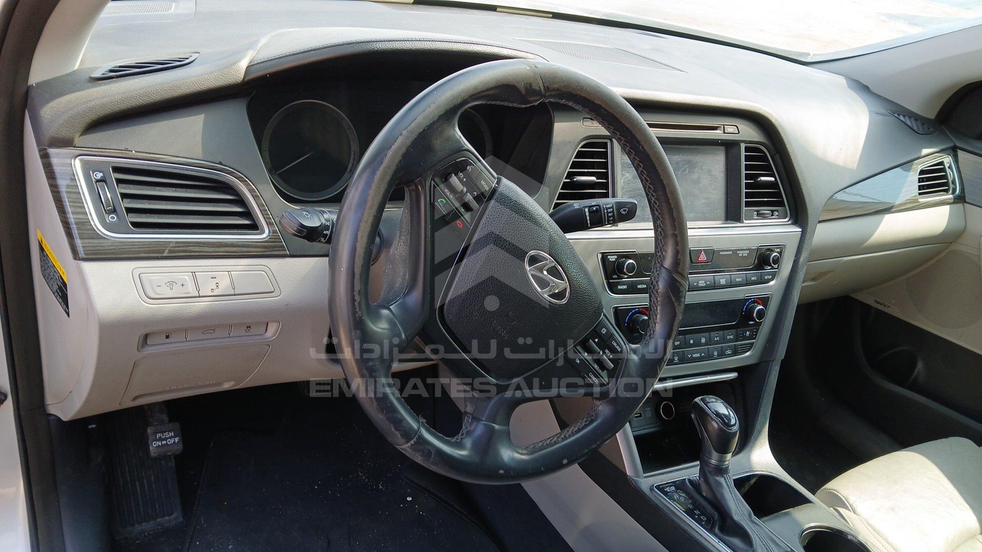2015 HYUNDAI SONATA VIN: 5NPE34AF0FH092763