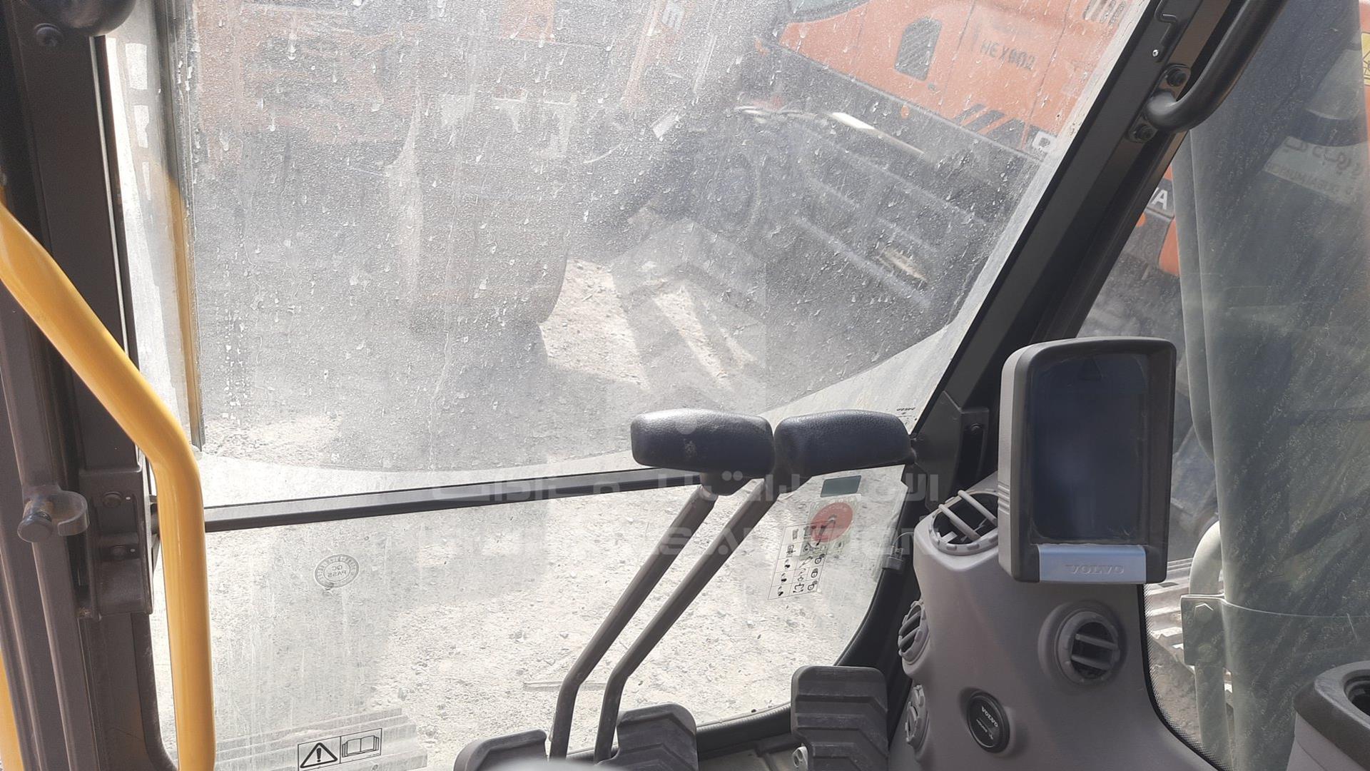 2024 VOLVO EC220DL VIN: VCEC220DE00232955