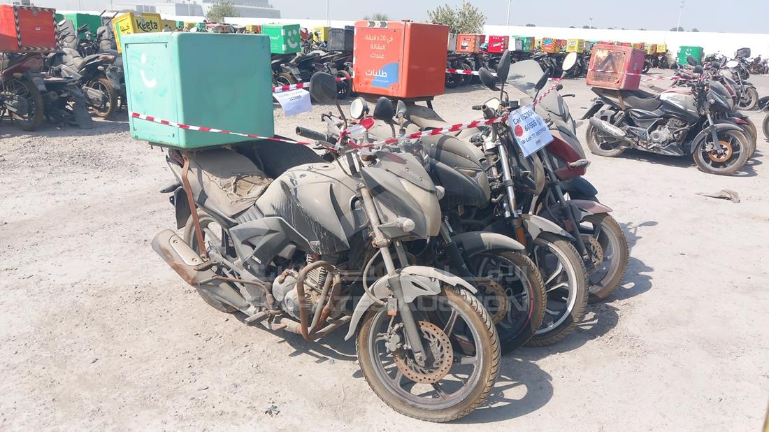 5 Motorbikes — Front Right Angle — Photo 10