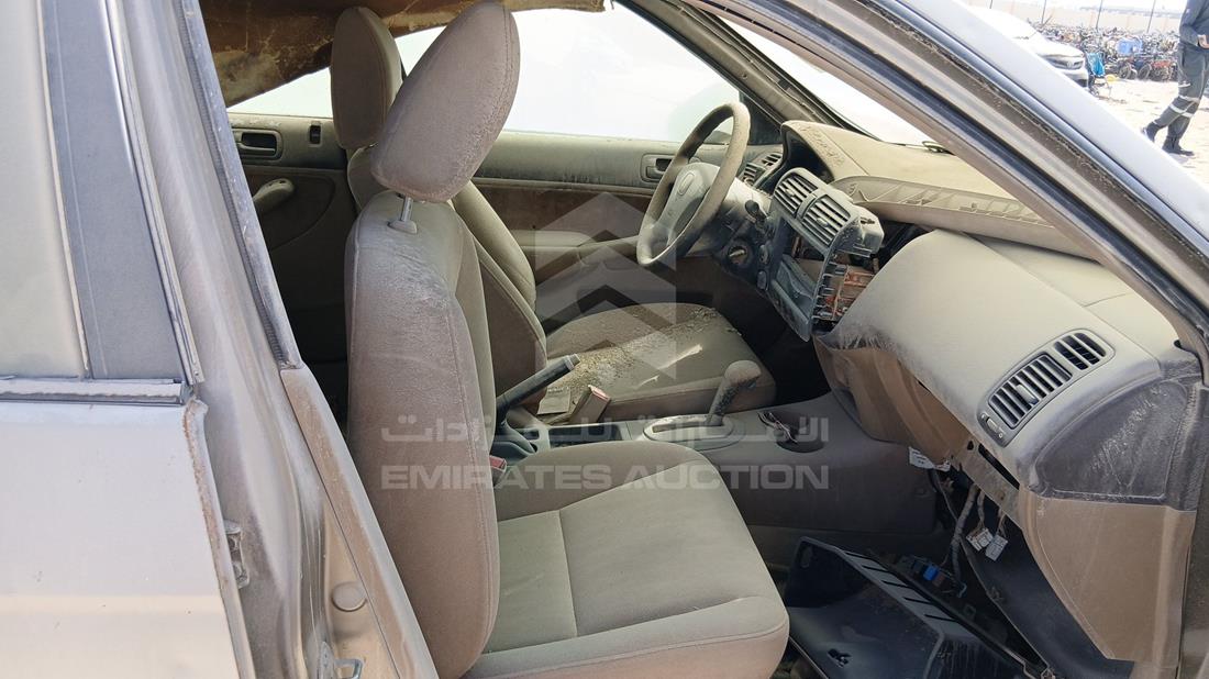 هوندا سيفيك 2005 — زاوية الراكب الأمامي للمقعد — صورة 22