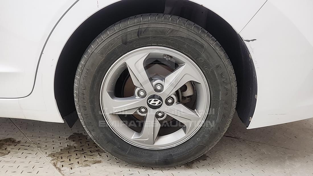 2019 Hyundai Avante — Rear Left Tyre — Photo 33