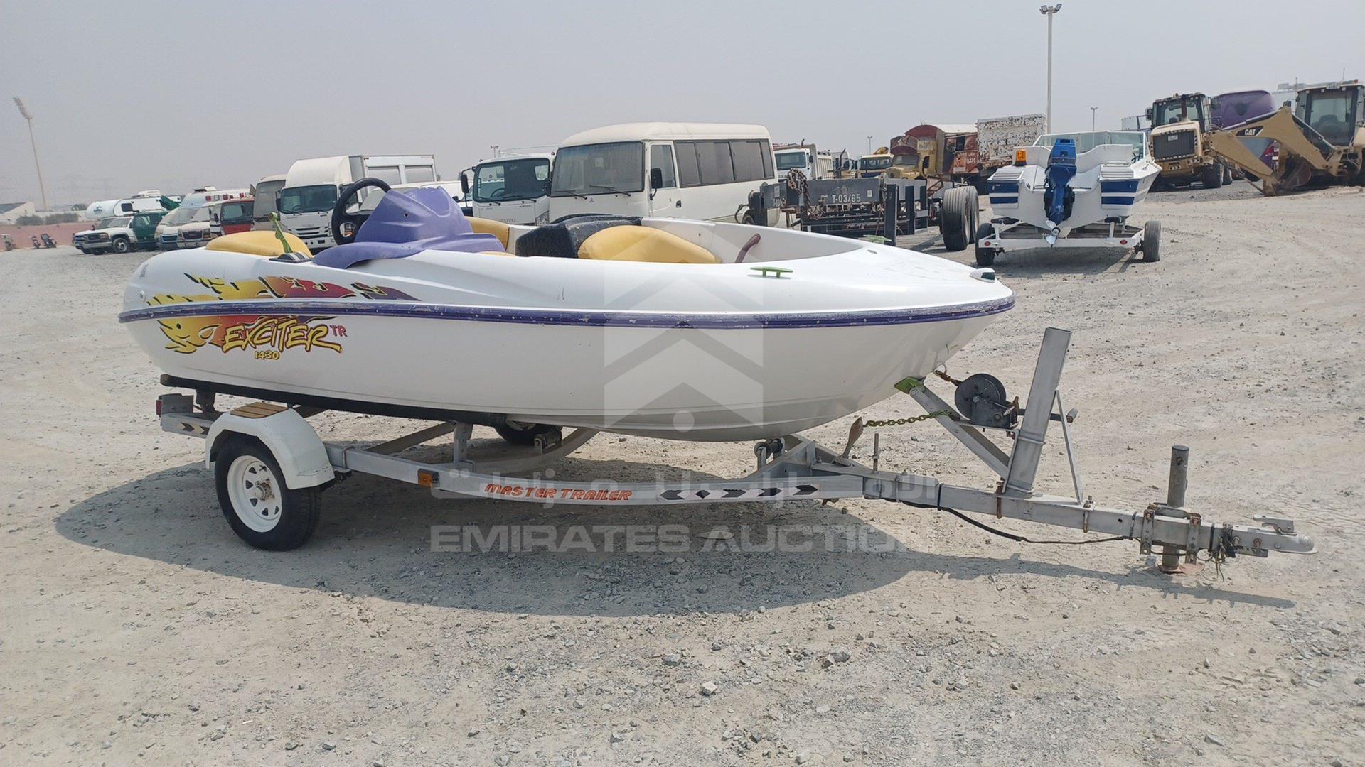 0 BOAT + TROLLEY --- VIN: JPMLIT0010236B