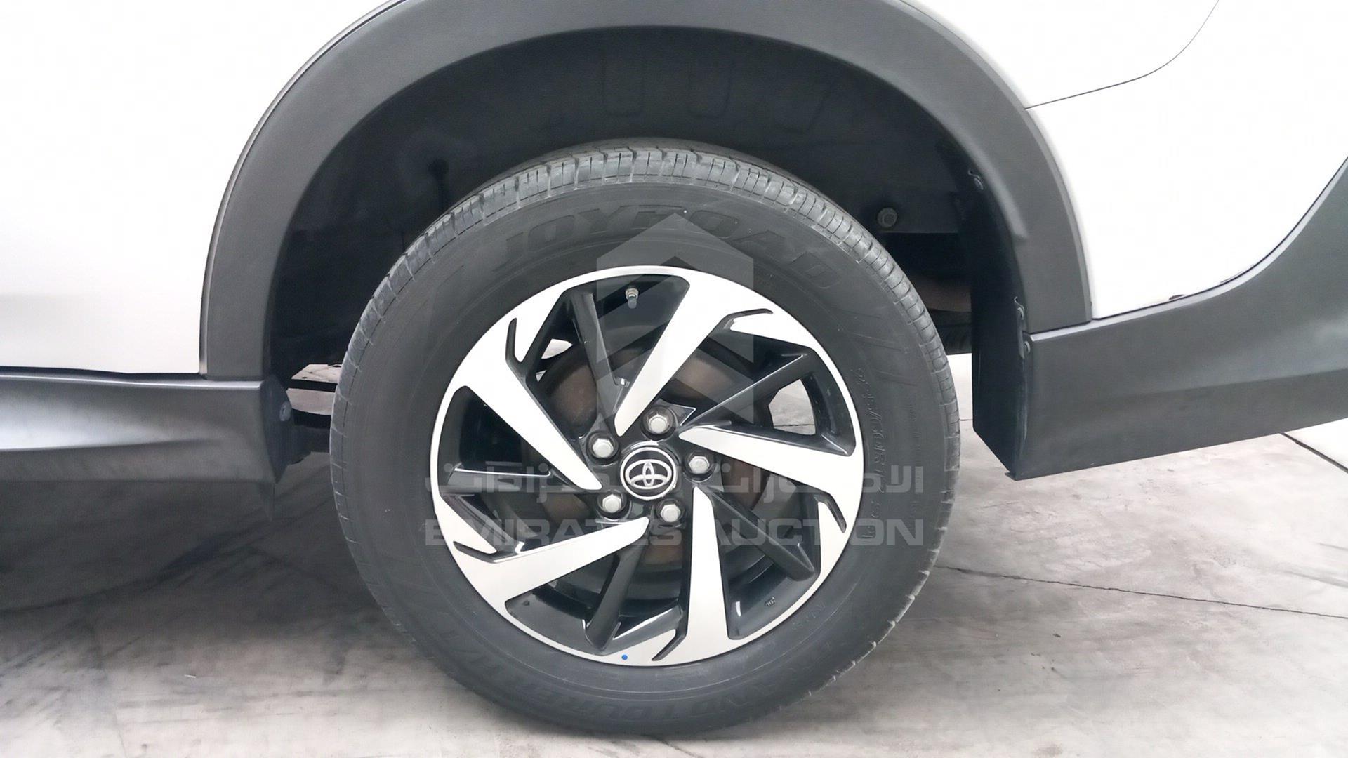 2019 TOYOTA RUSH VIN: MHKEF8BF4KK001301