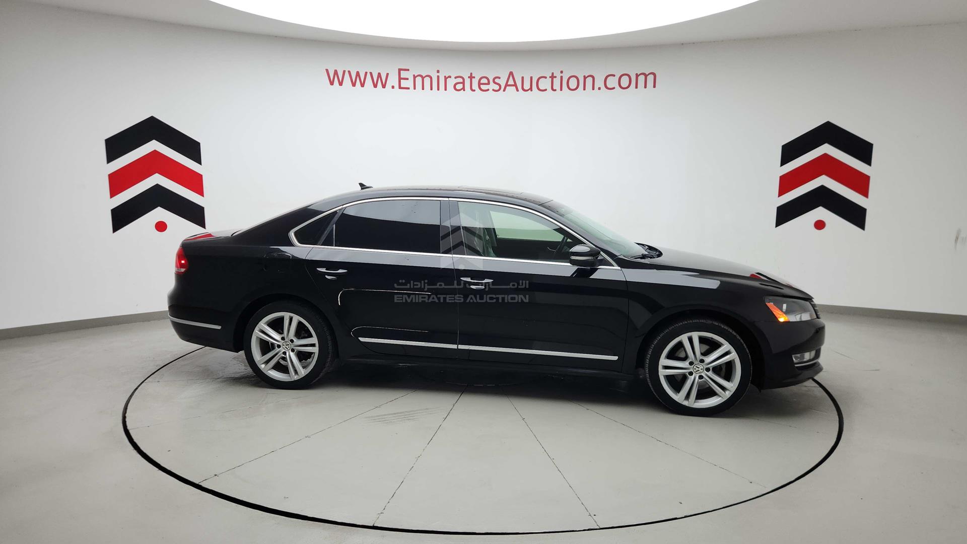 2015 VOLKSWAGEN PASSAT VIN: WVWCR7A38FC001182