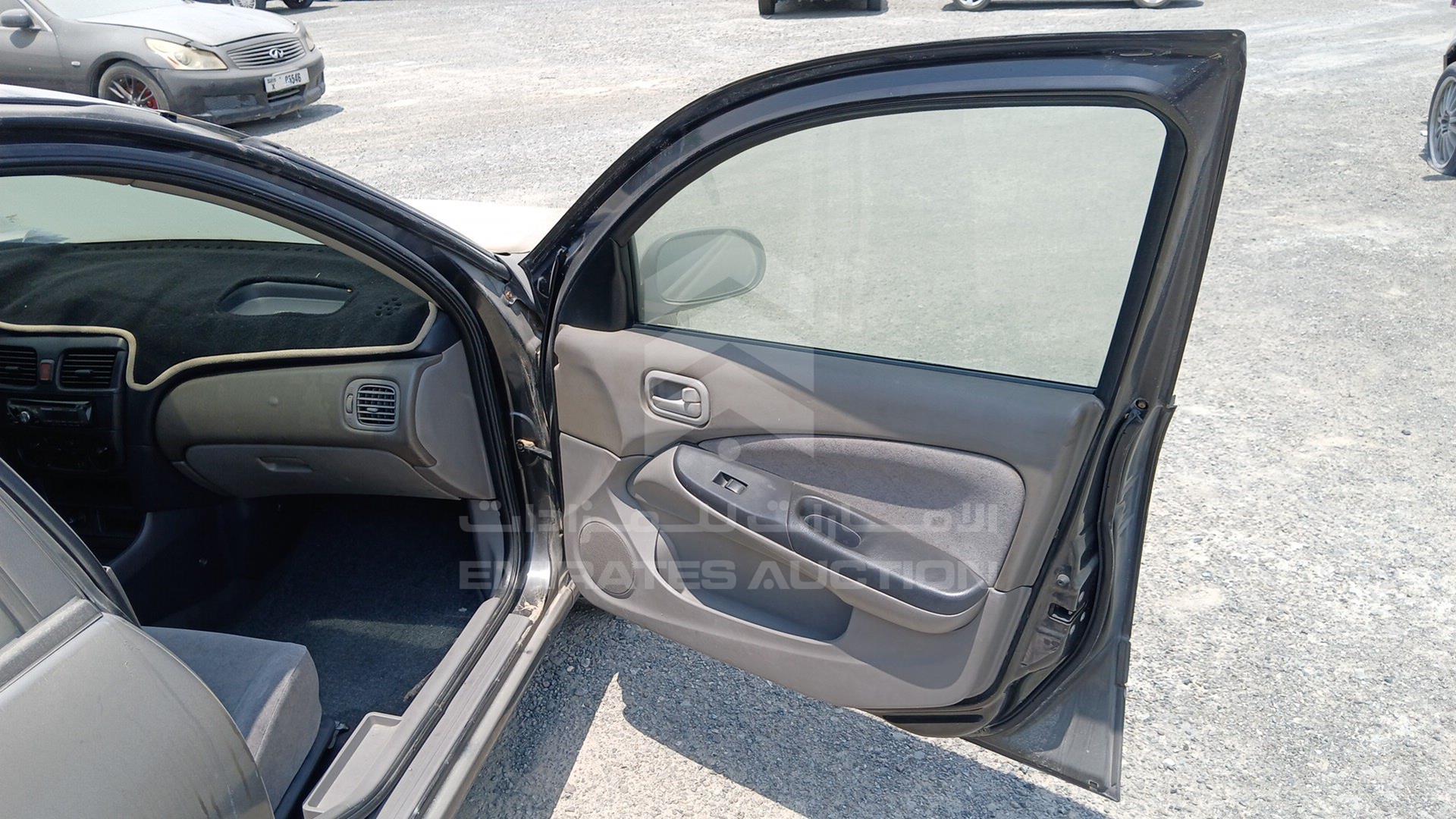 2001 NISSAN SUNNY VIN: JN1FN61C81W002751