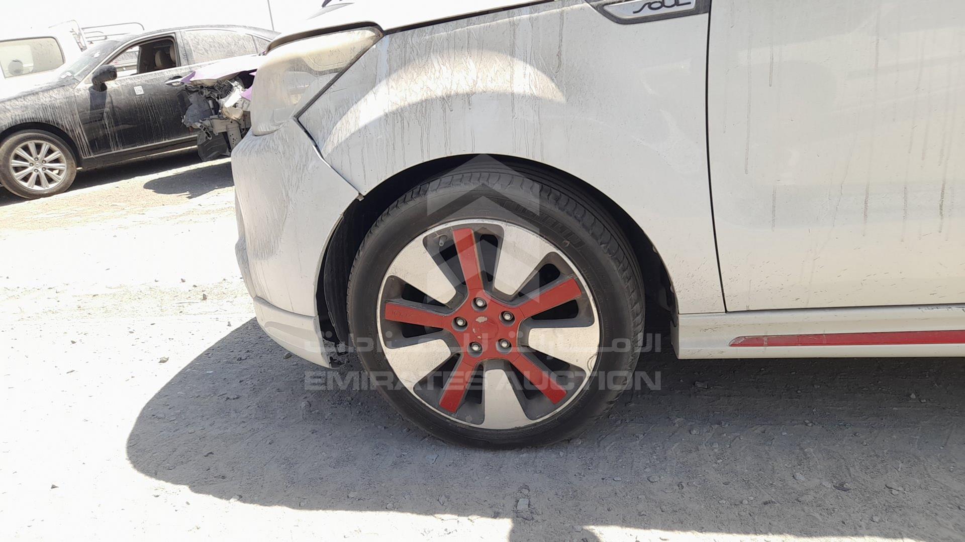 2015 KIA SOUL VIN: KNAJP8148F7174198