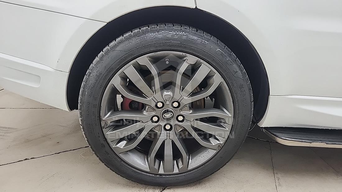 2016 Range Rover Sport — Rear Right Tyre — Photo 35
