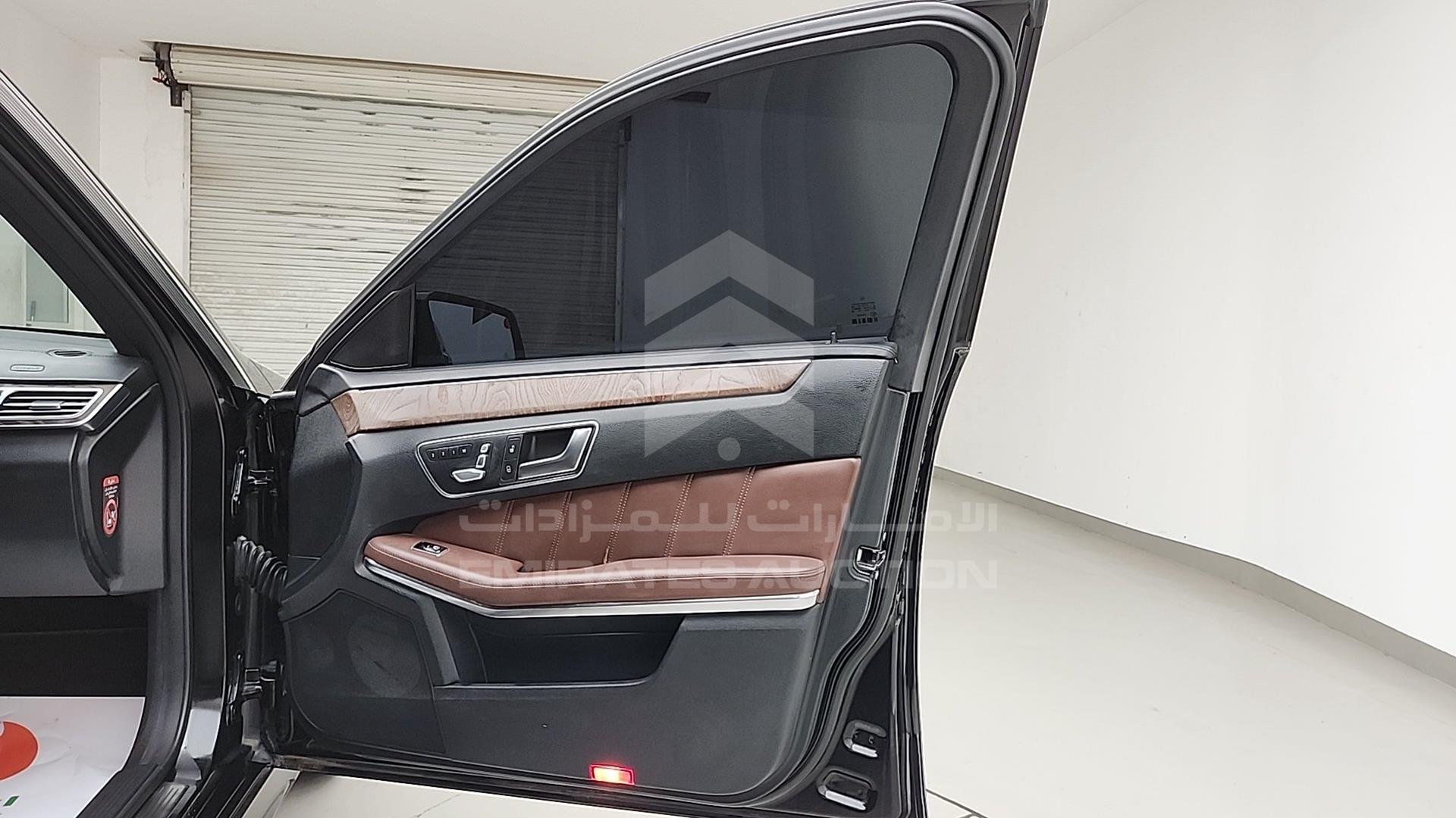 2014 MERCEDES E 300 VIN: WDDHF5FB5EA869417