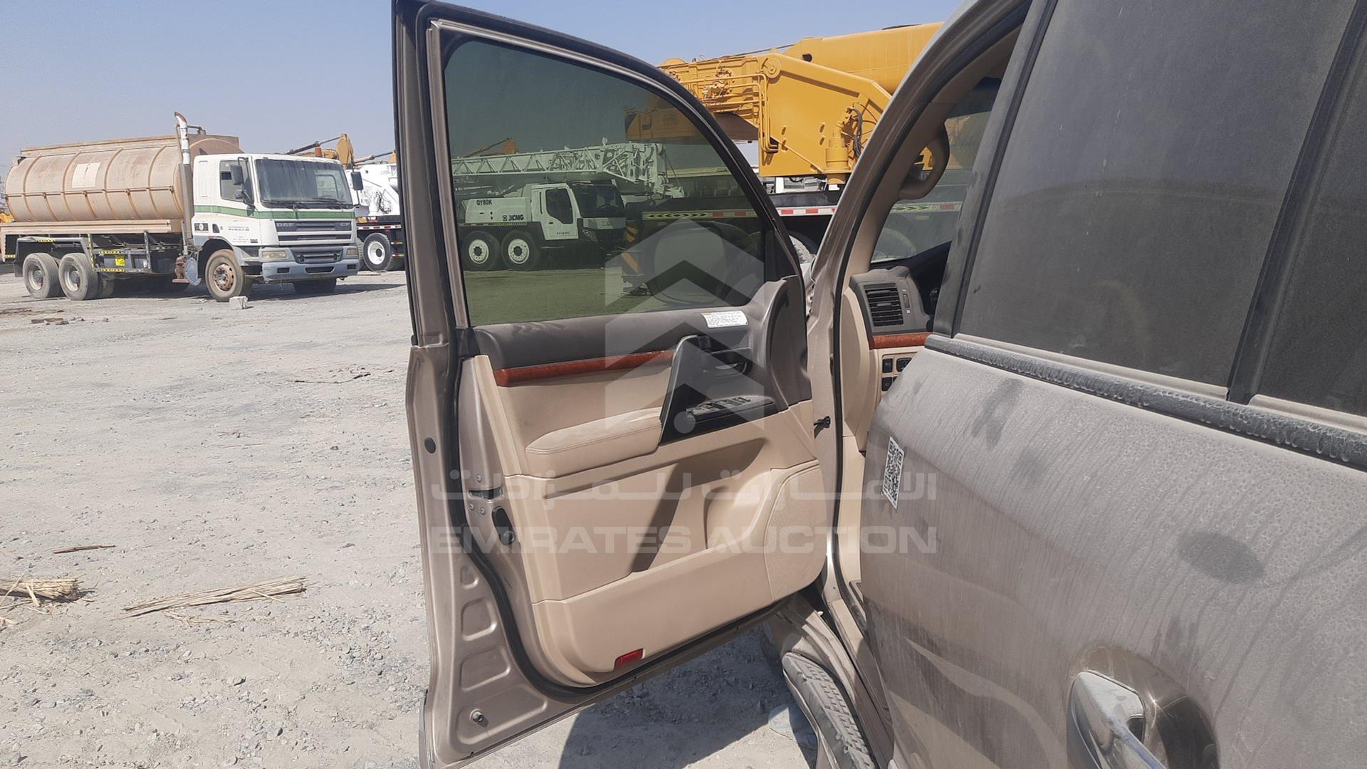 2015 TOYOTA LAND CRUISER VIN: JTMHU09J8F4106121