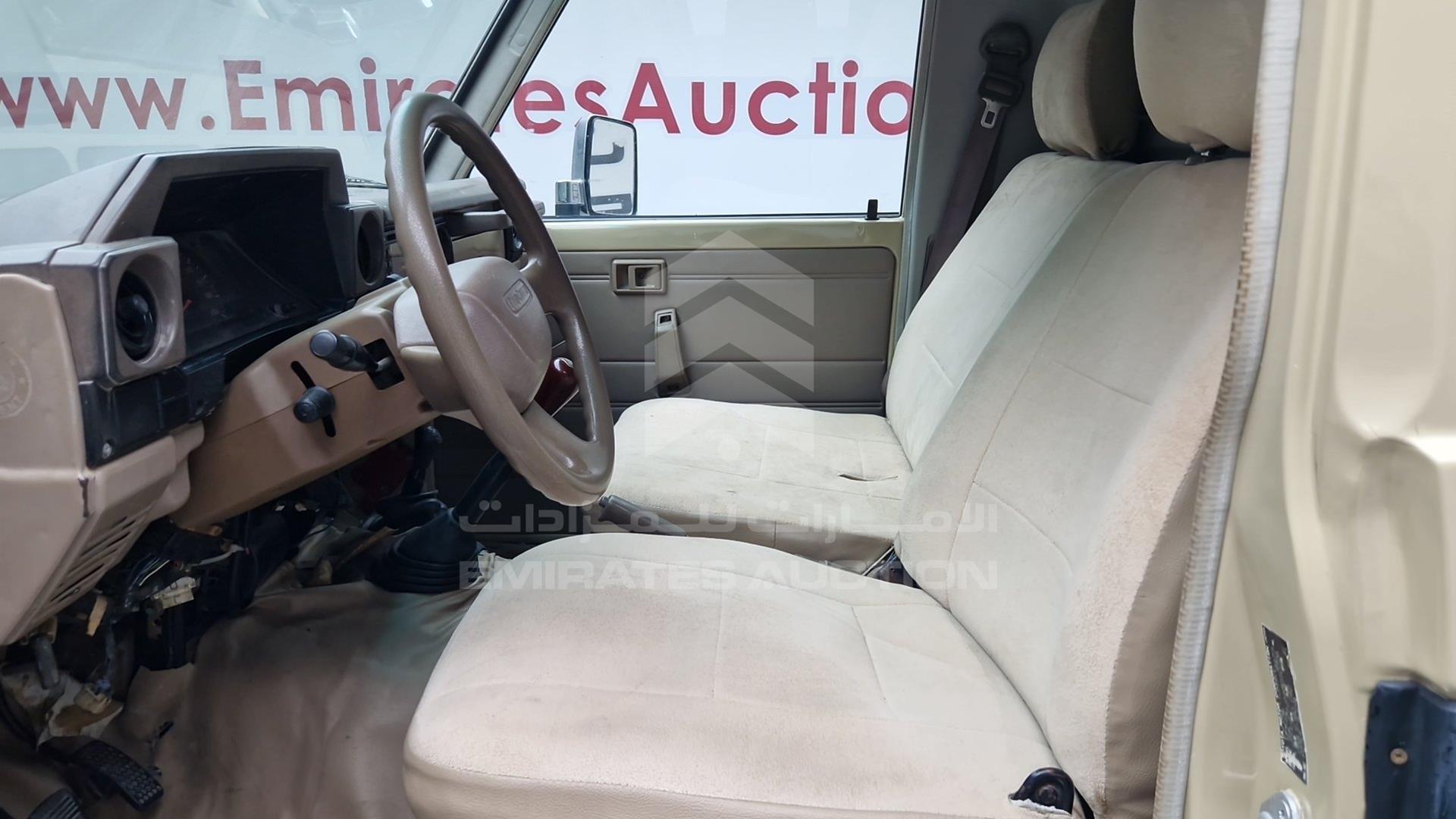 2006 TOYOTA LAND CRUISER VIN: JTFLJ71J168010726