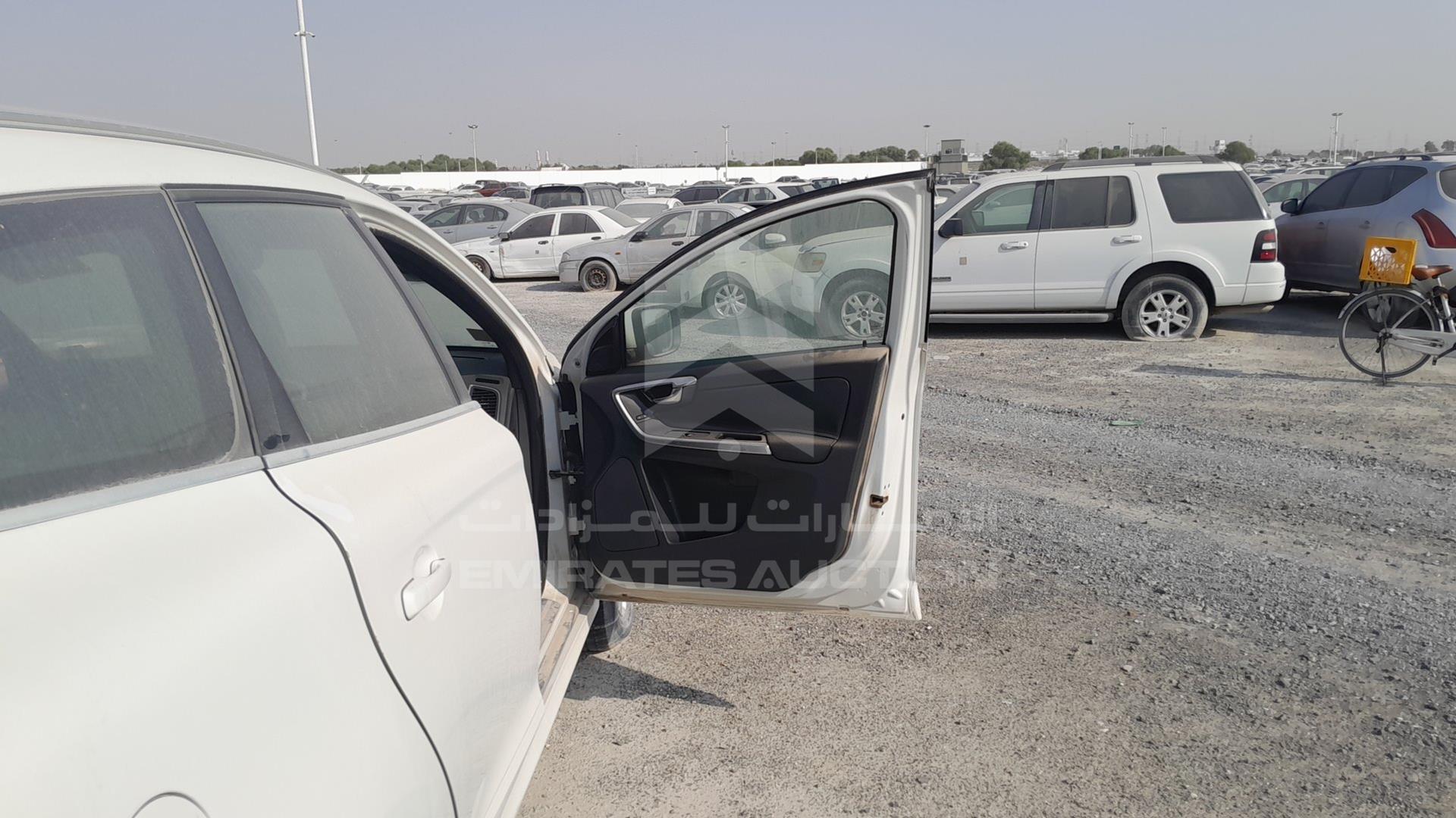 0 VOLVO XC 60 VIN: YV140CDZ6F2742194