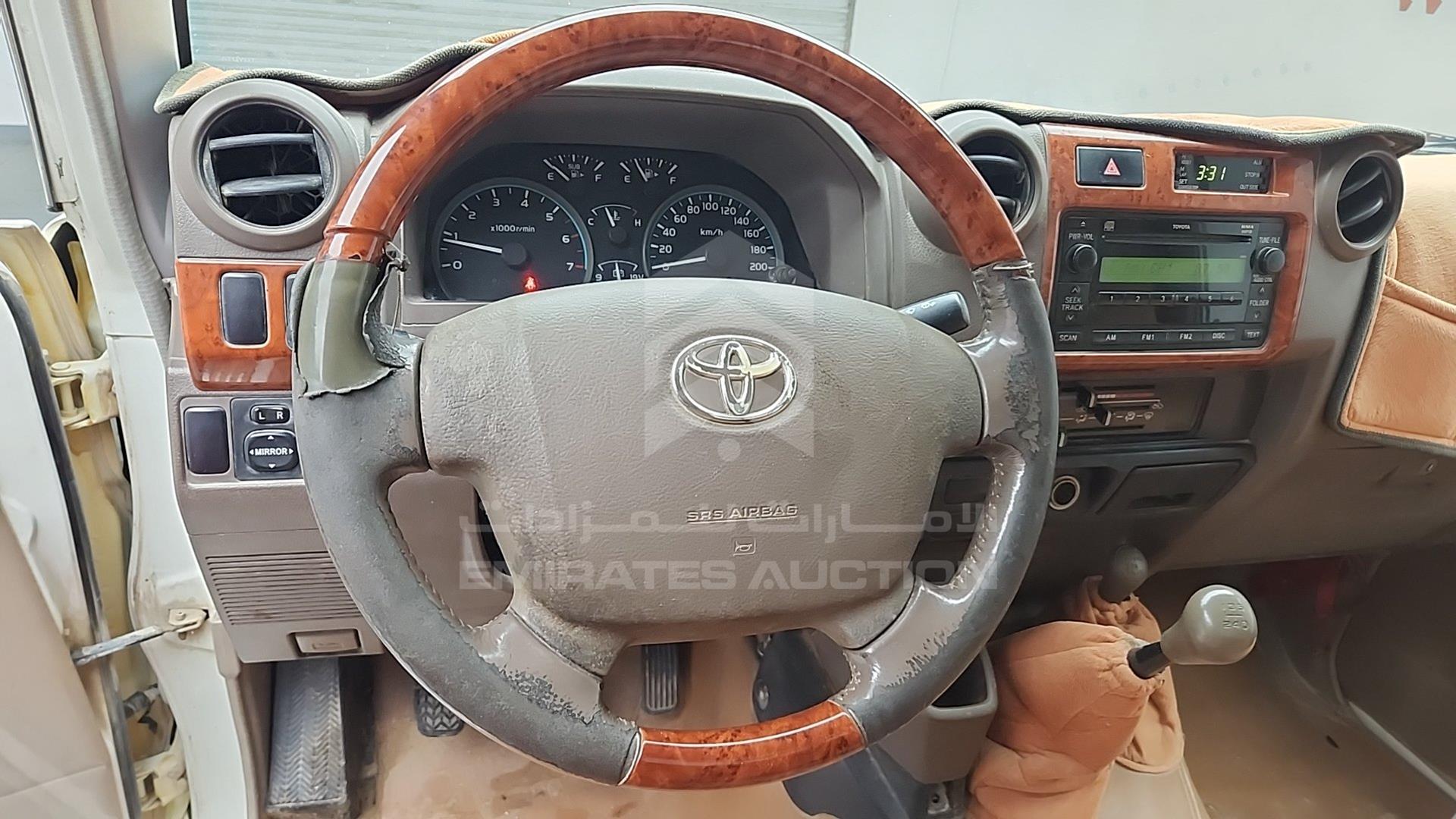 2012 TOYOTA LAND CRUISER VIN: JTFLU73J3C4522897