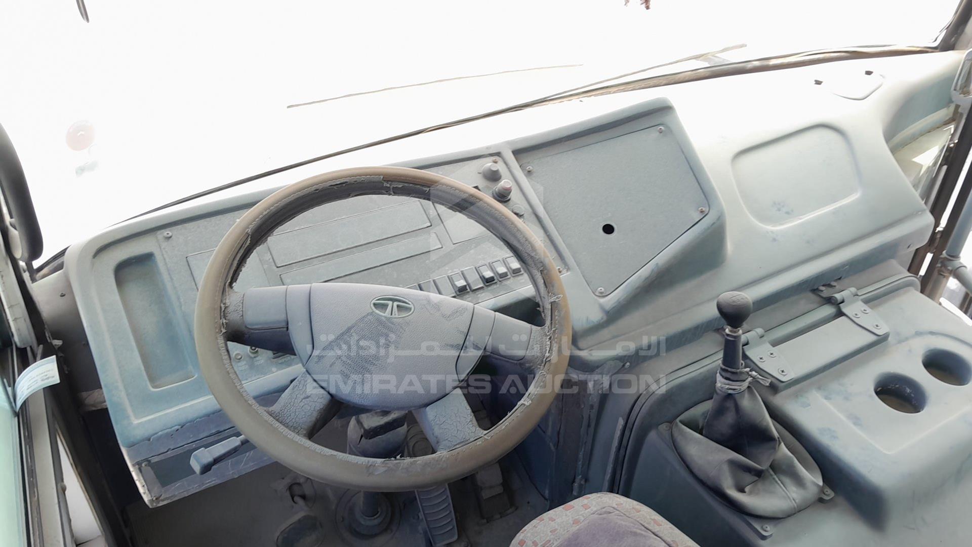 2015 TATA LPO1618 VIN: MAT449253F0L01814