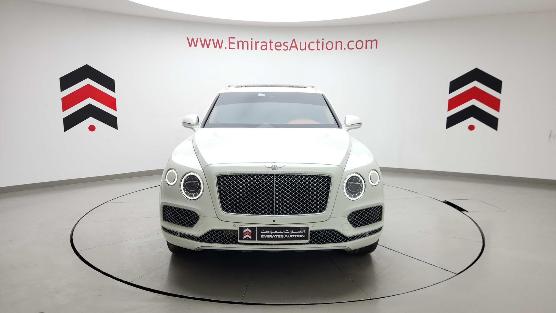 2018 BENTLEY BENTAYGA VIN: SJAAL1ZV5JC022898