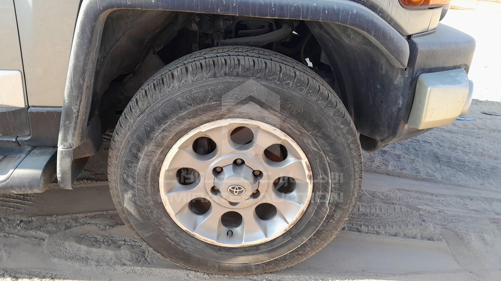 2011 TOYOTA FJ CRUISER VIN: JTEBU11F9BK101045