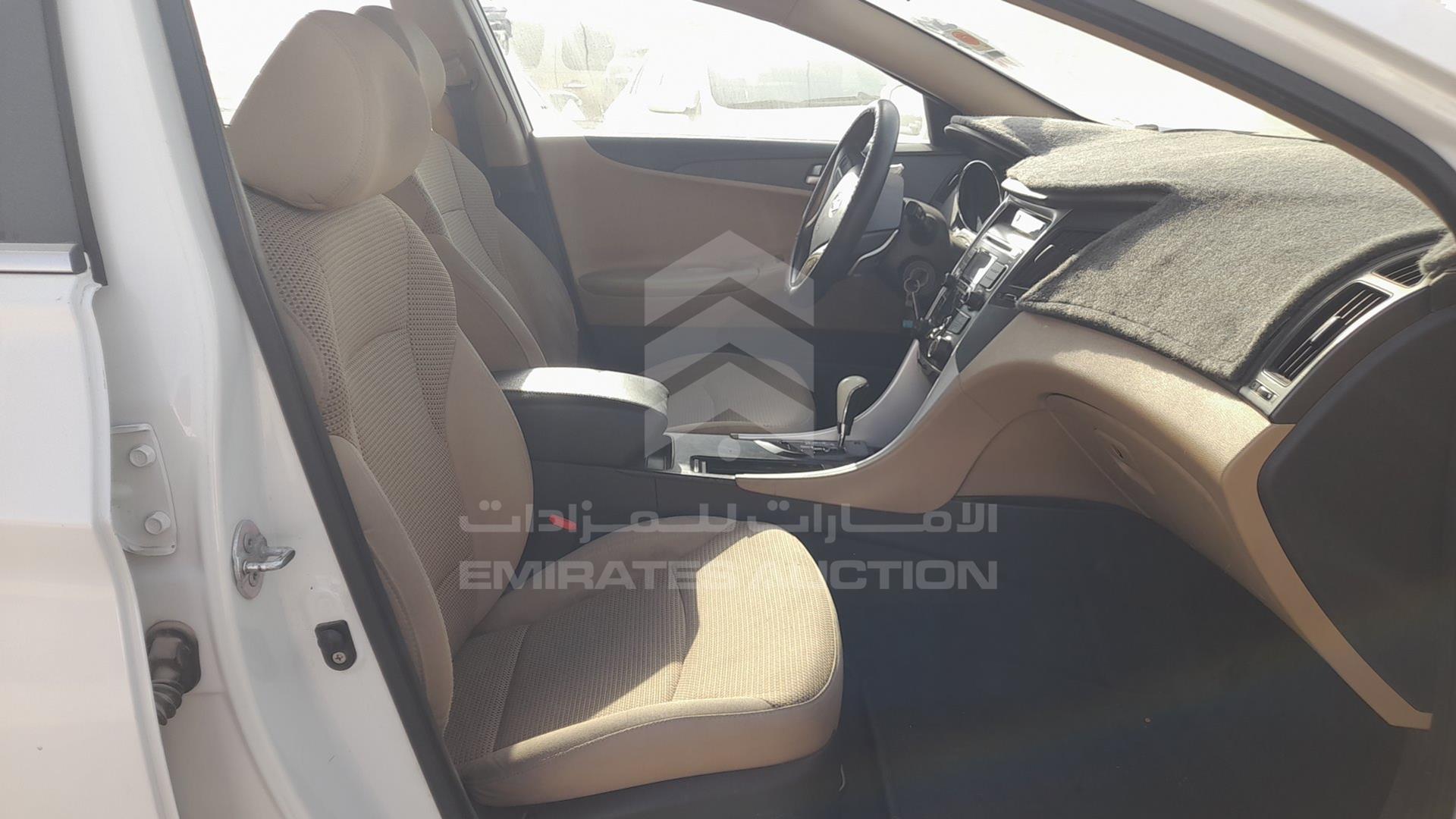 2011 HYUNDAI SONATA VIN: KMHEB41C8BA264933