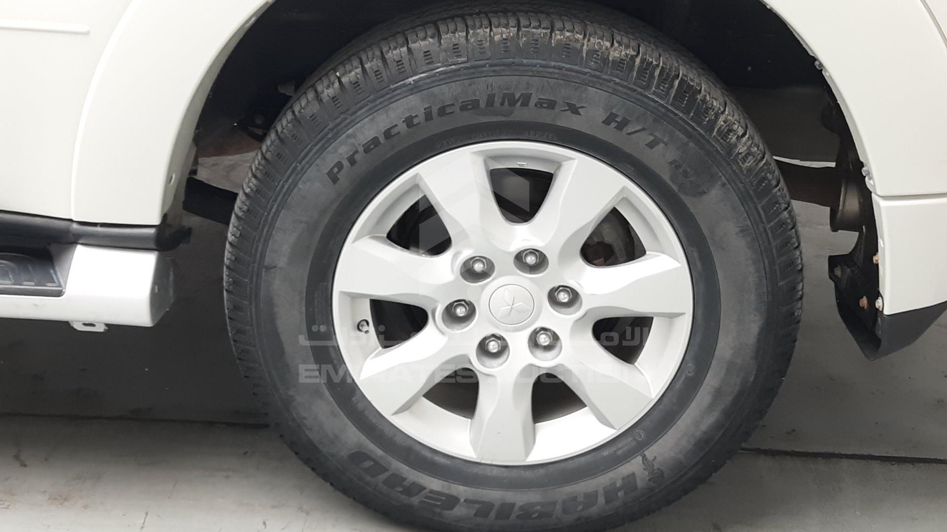 2017 MITSUBISHI PAJERO VIN: JE4MR62N3HJ705986