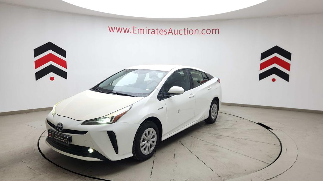 2020 Toyota Prius — Front Left Angle — Photo 8