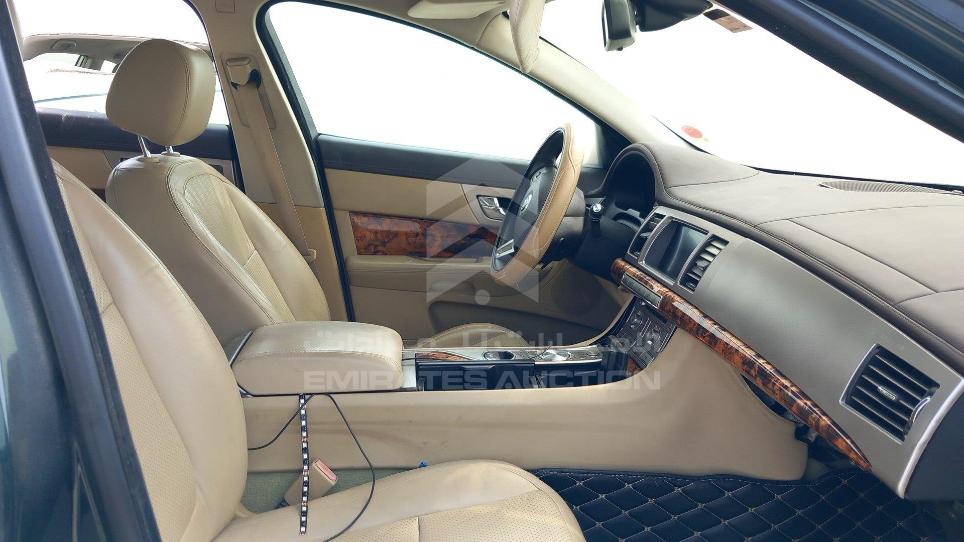 SAJAA06F09HR26198 - 2009 Jaguar XF - #429401