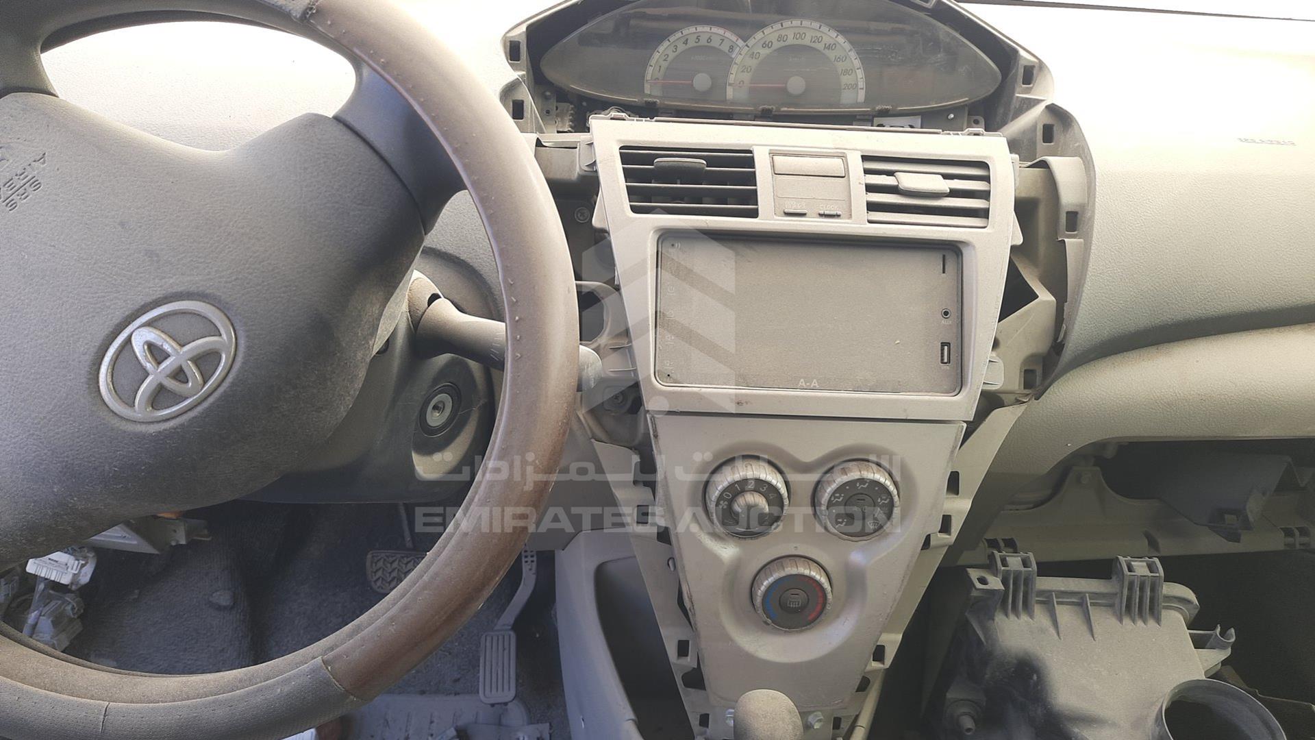 2007 TOYOTA YARIS VIN: JTDBW923171044077