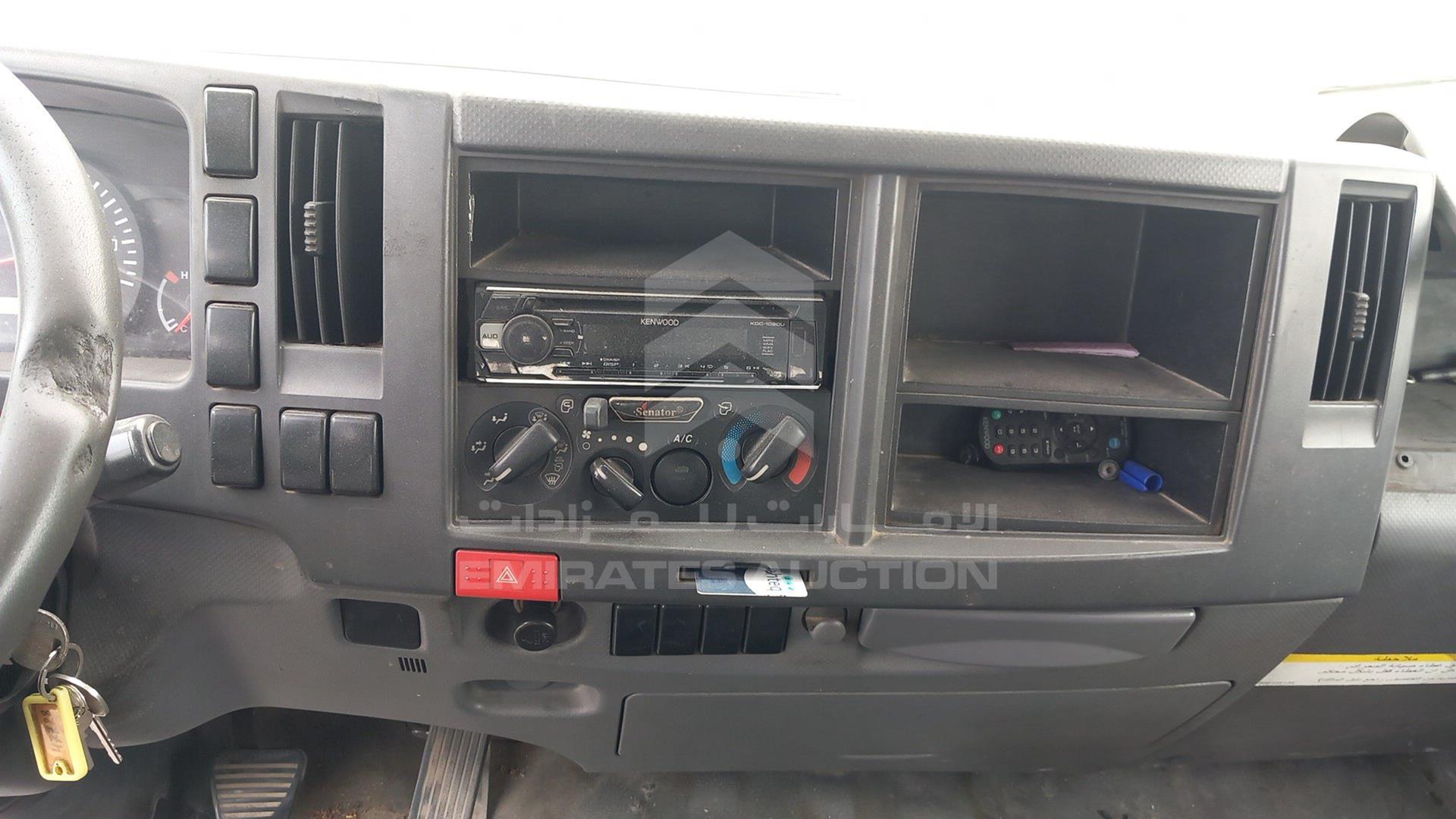 2014 ISUZU NPR VIN: JAMKP33T3E7P19487