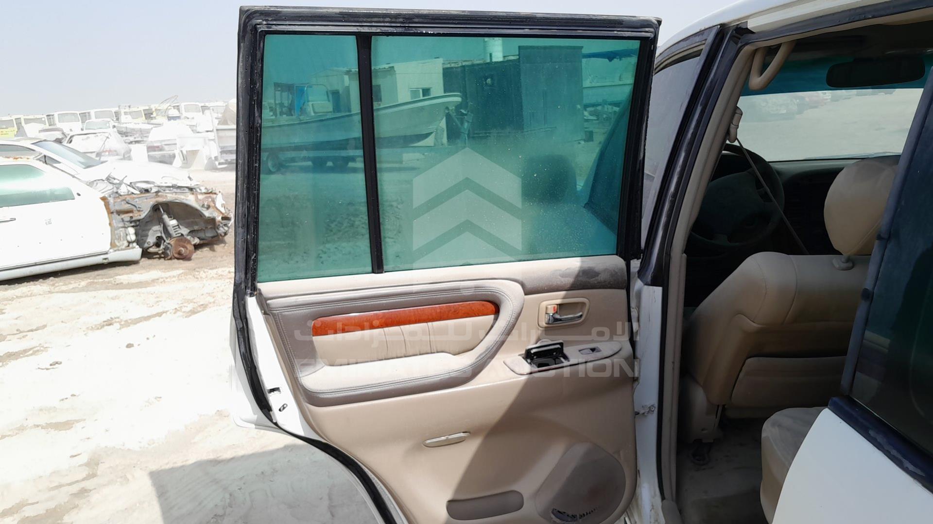 2000 LEXUS LX 470 VIN: JT6HT00W8Y0082013