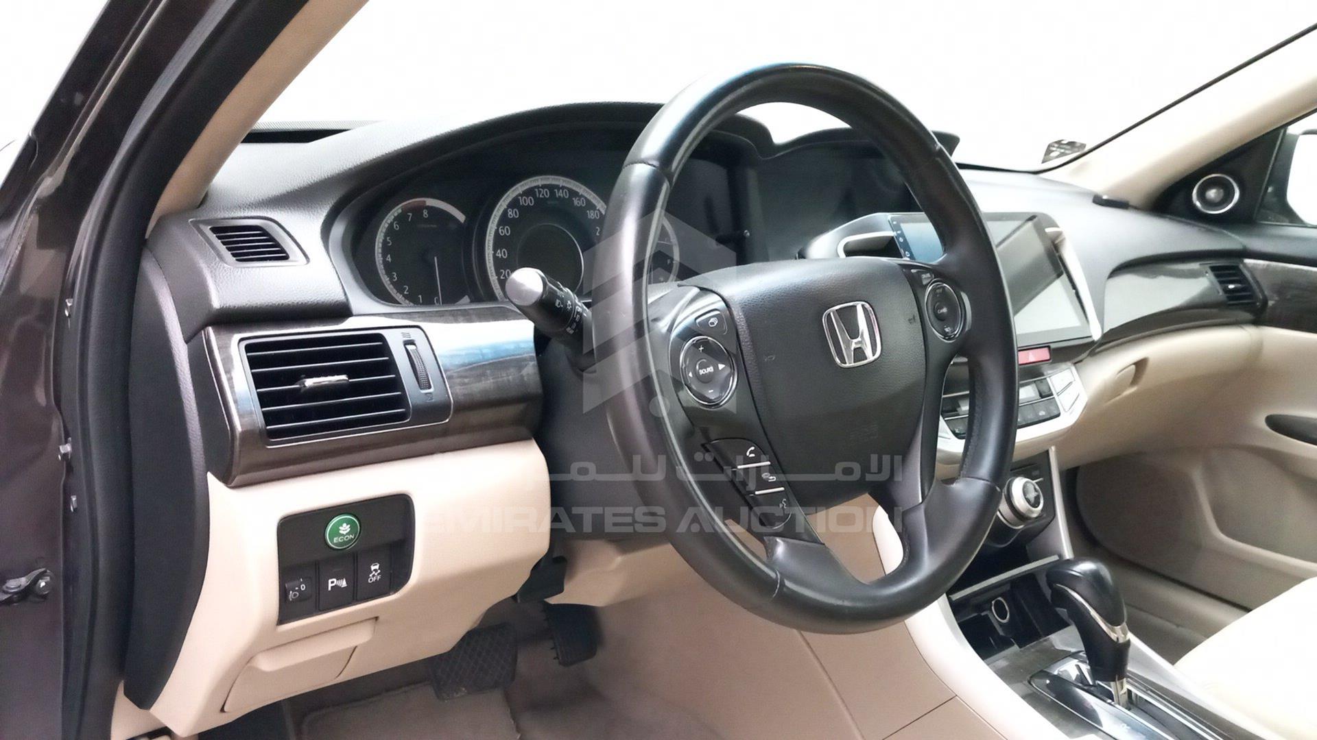 2016 HONDA ACCORD VIN: LUCCR2668G3407434