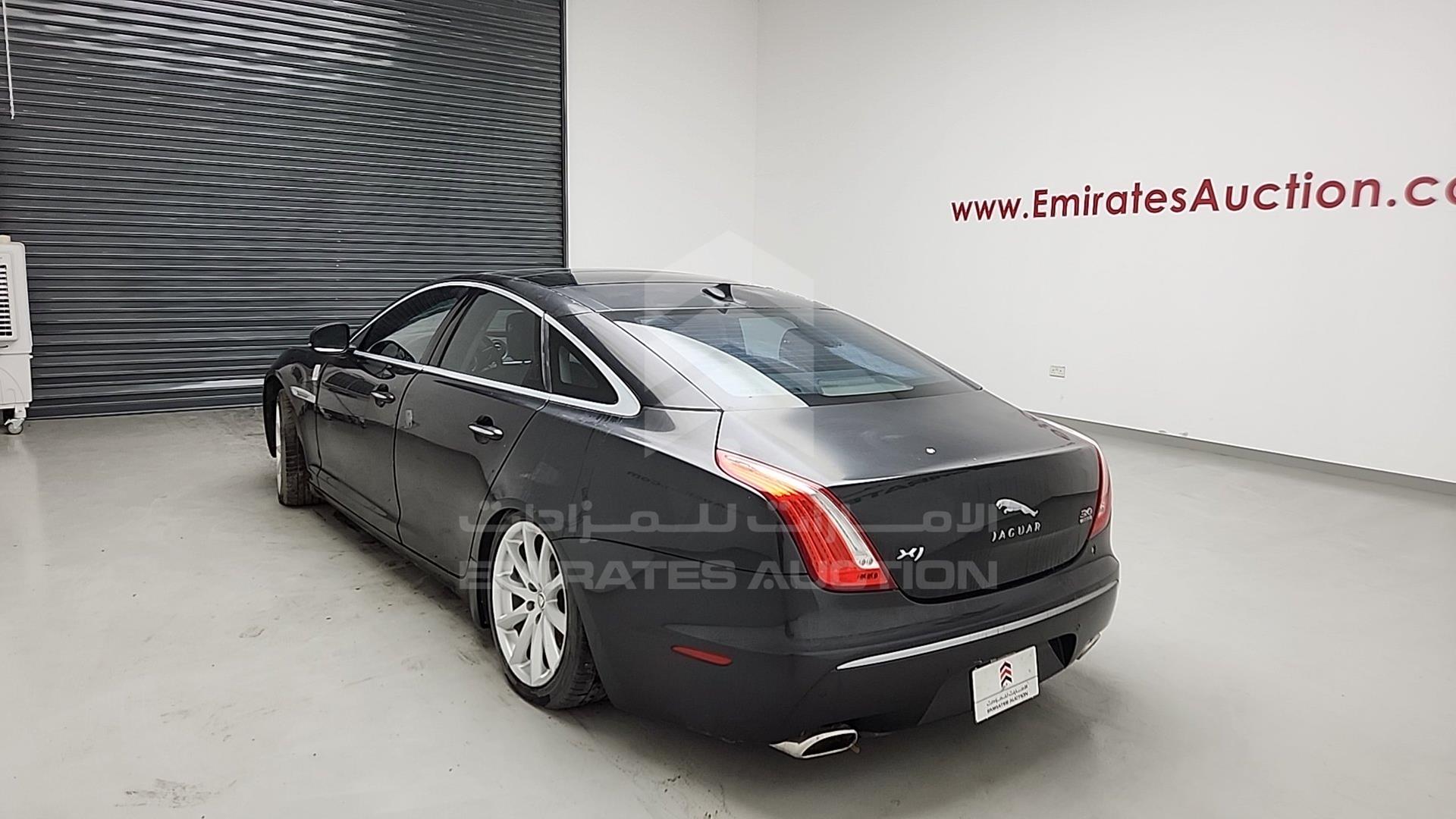 2013 JAGUAR X J VIN: SAJWJ1CD6D8V47889