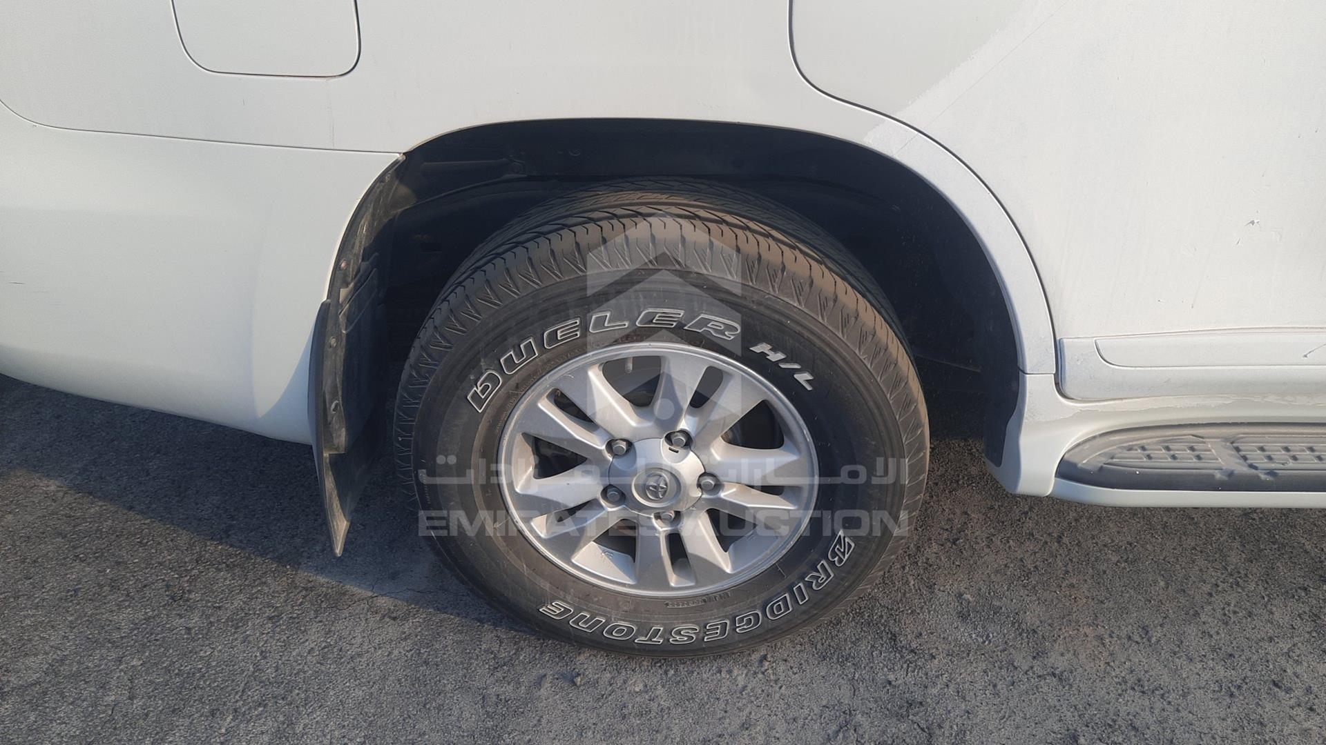 2011 TOYOTA LAND CRUISER VIN: JTMHU09J1B4042644