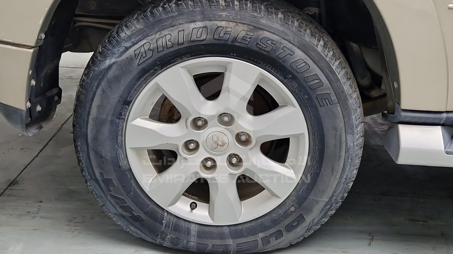 2013 MITSUBISHI PAJERO VIN: JMYLRV95WDJ704393