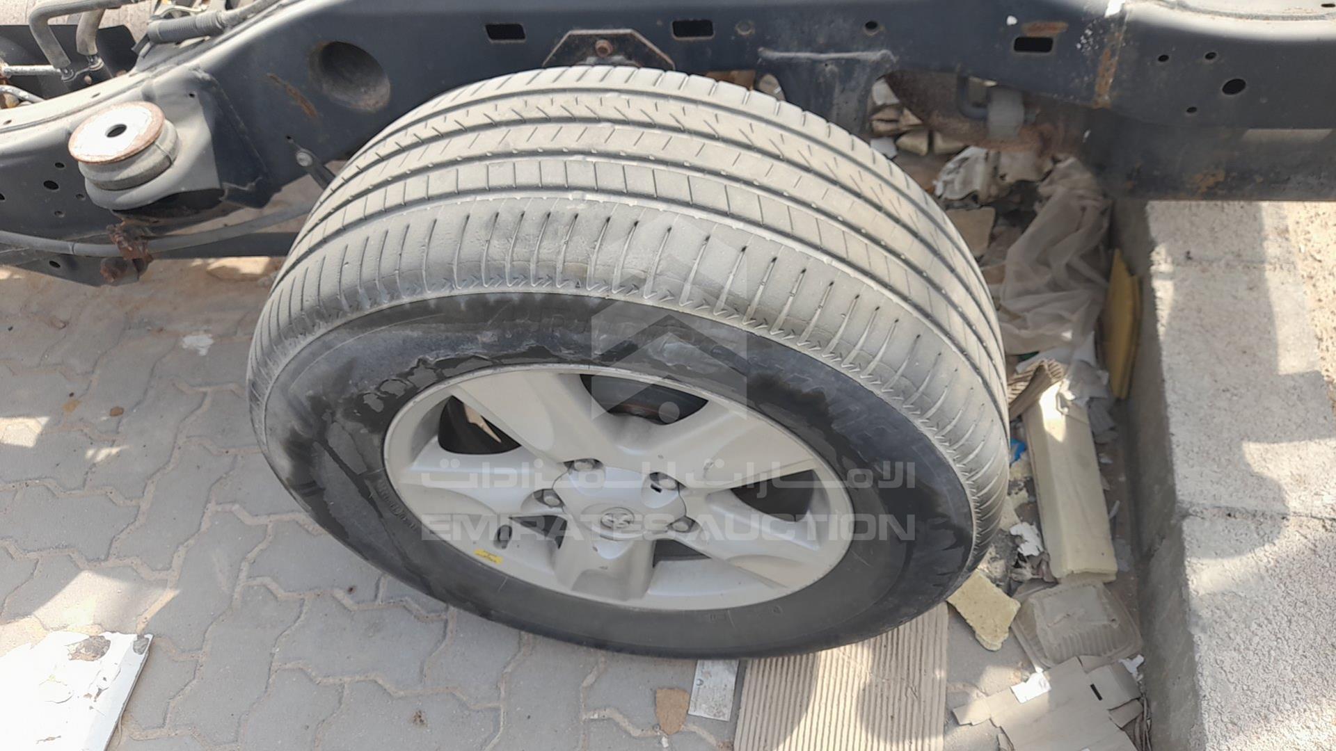0 TOYOTA --- VIN: JTMHY05J7B5008891