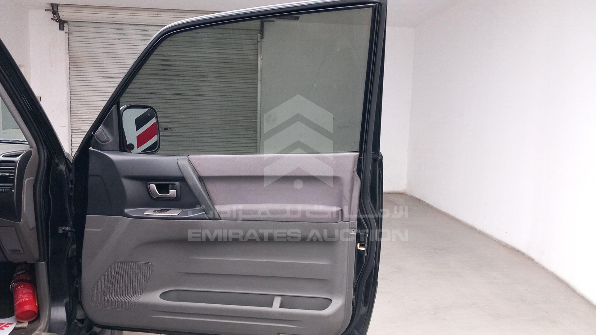2007 MITSUBISHI PAJERO VIN: JMYMRV63W7J706149