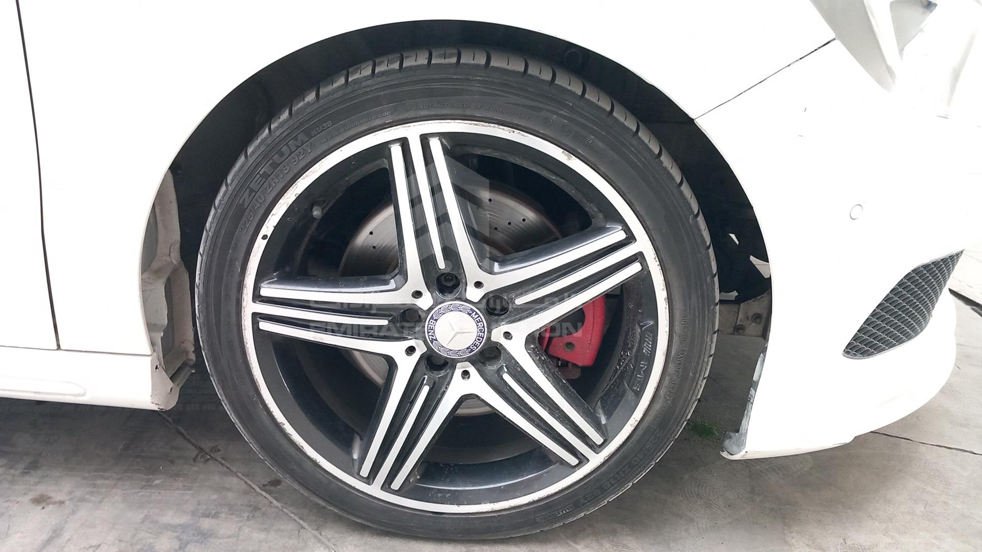2013 MERCEDES A 250 VIN: WDDBF4EB9DJ070692
