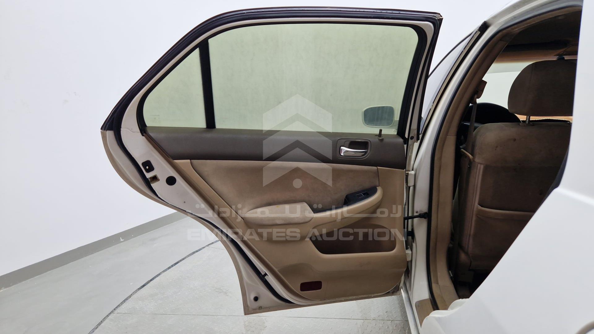 2004 HONDA ACCORD VIN: JHMCM56584C401056
