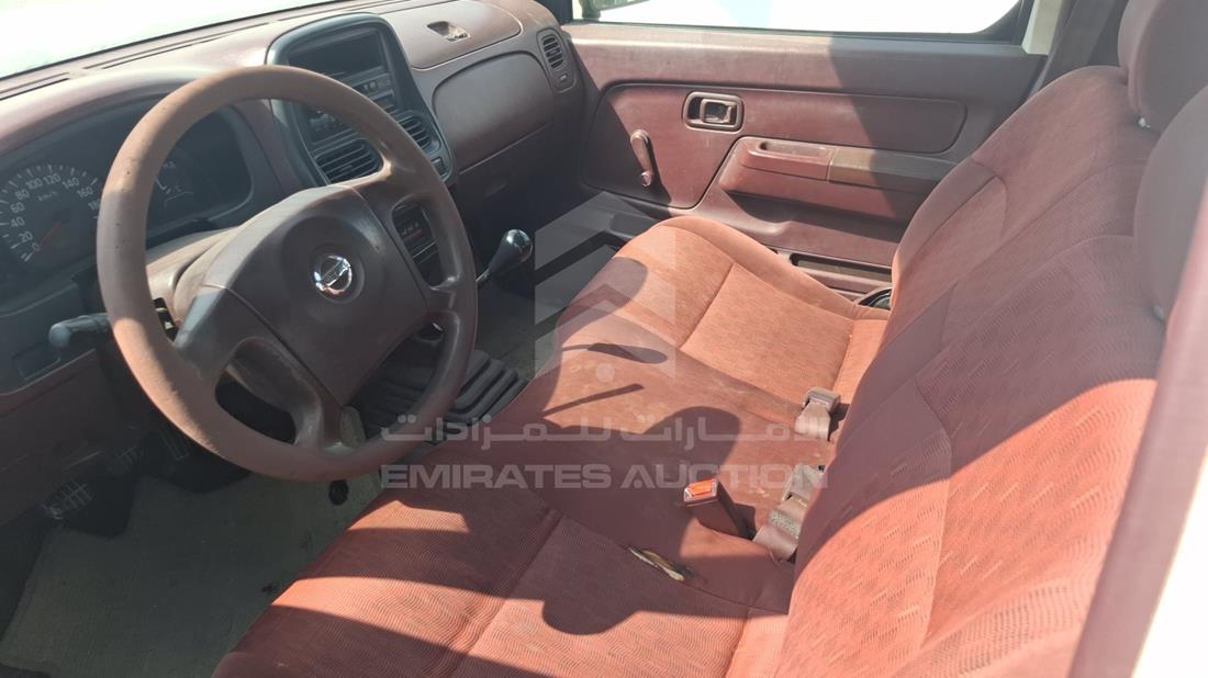 2009 Nissan Pick up D/C — Front Left Driver Seat View — Photo 12