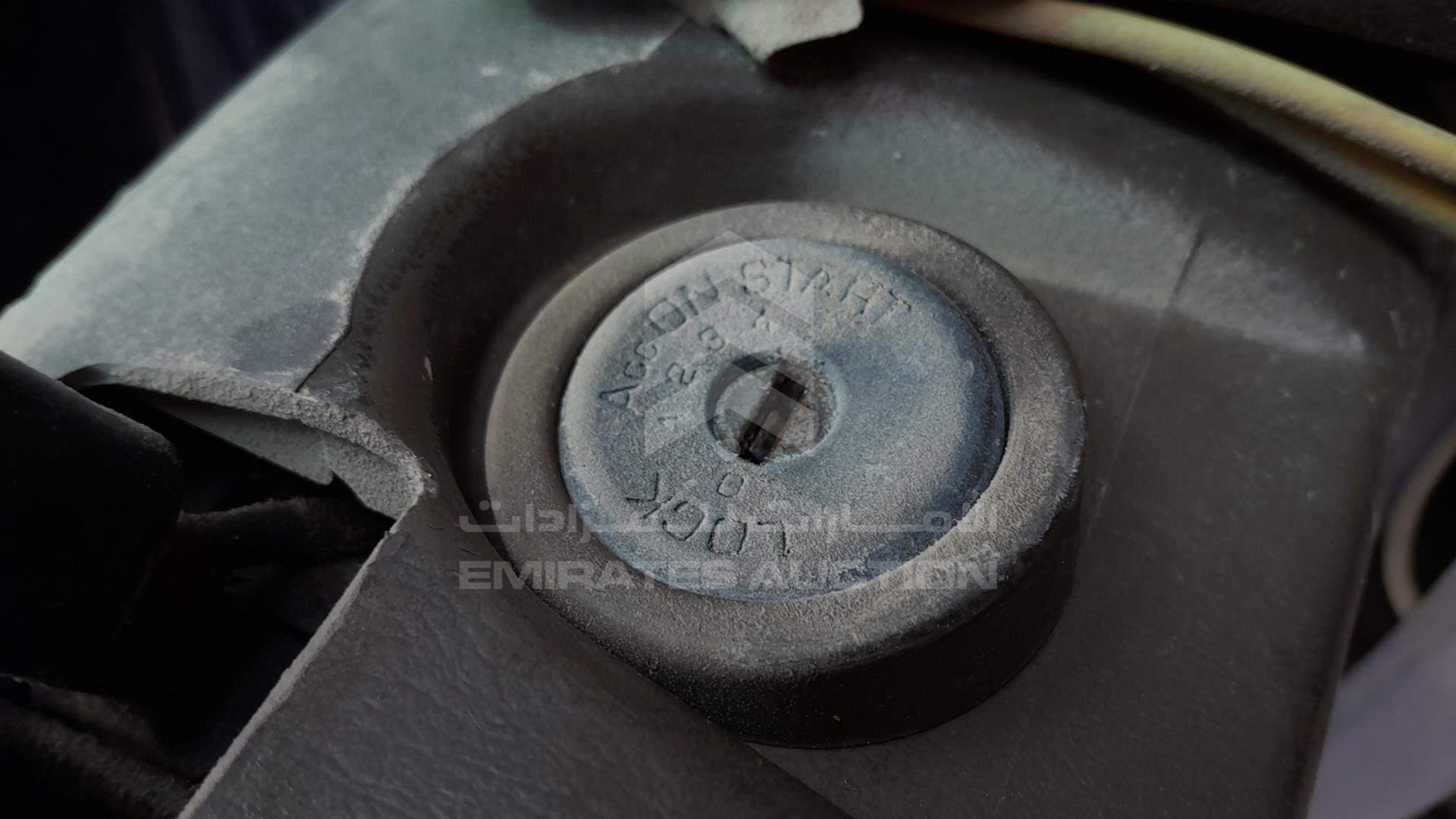 1998 NISSAN PATHFINDER VIN: JN8AR05S2WW271933