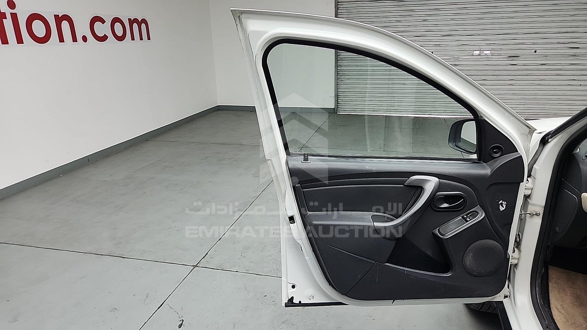 2017 RENAULT DUSTER VIN: VF1HSRGJ8HA529118