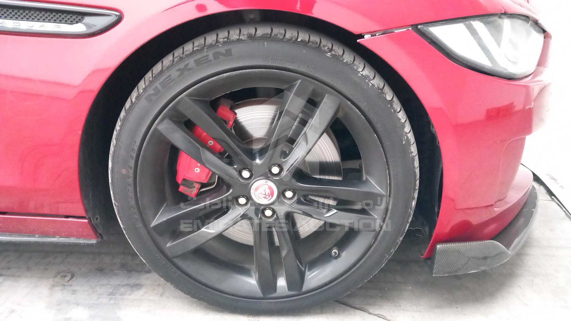 2016 JAGUAR XE VIN: SAJAB4BV8GA909222