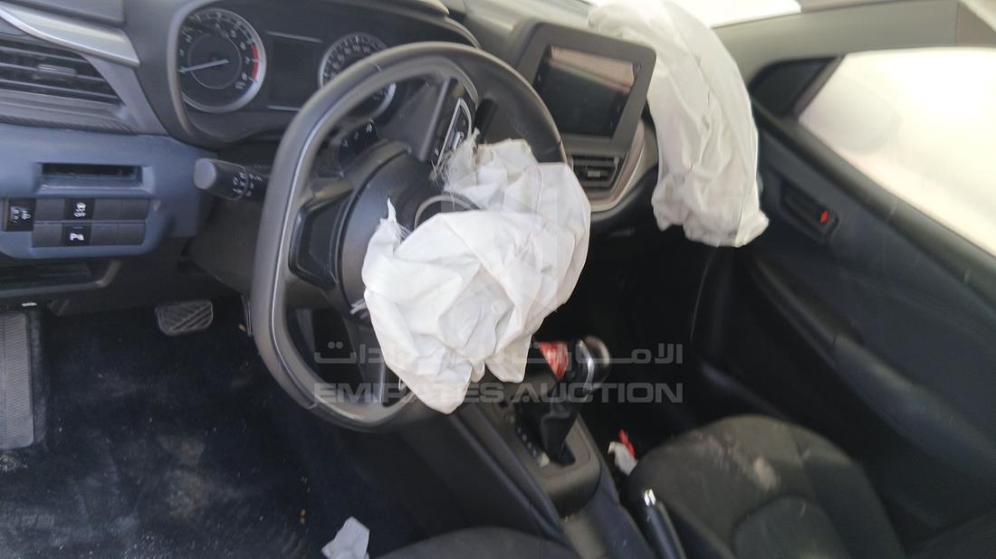 سوزوكي بالينو 2025 — زاوية واجهة السائق الأمامية اليسرى — صورة 10