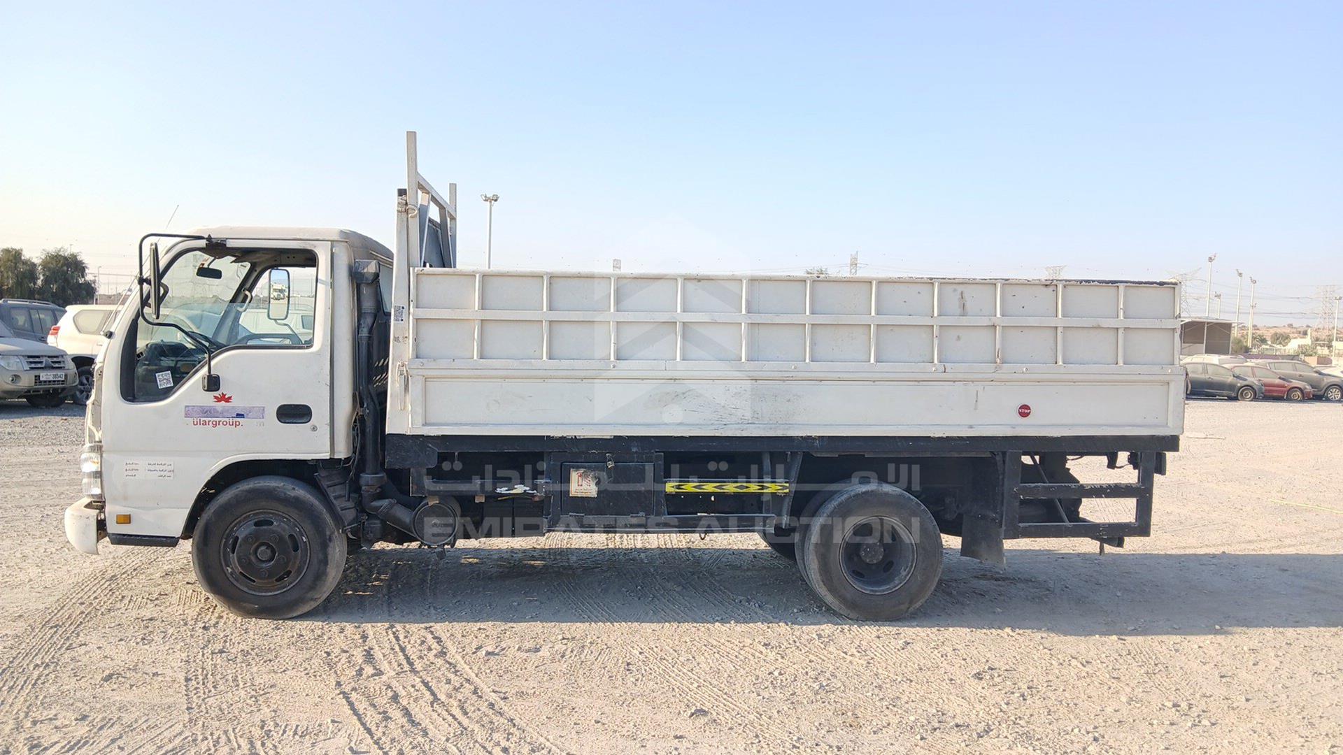 2008 ISUZU NPR VIN: JAMKP34G387P03523