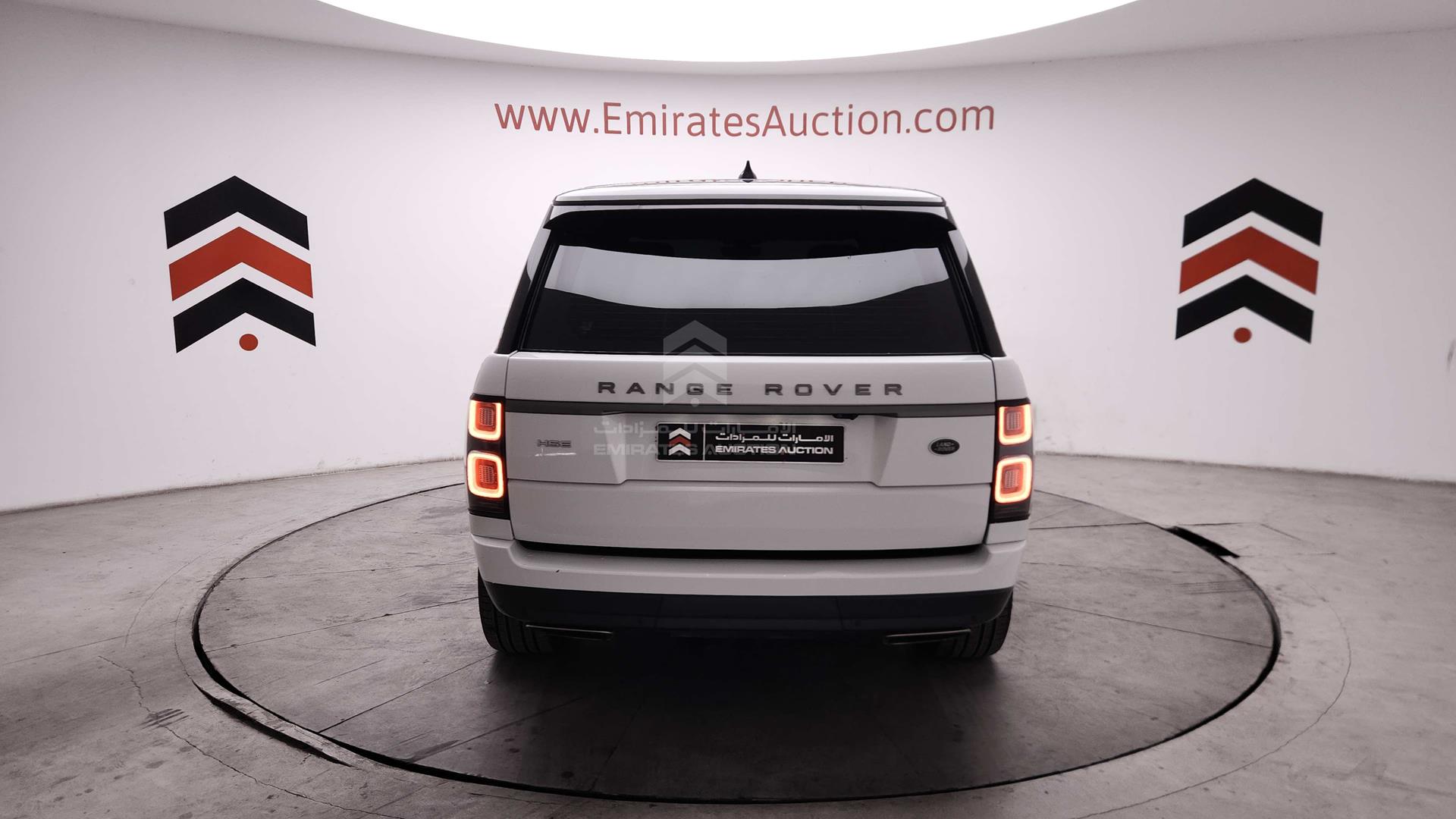 2018 RANGE ROVER HSE VIN: SALGA2BV0JA389243