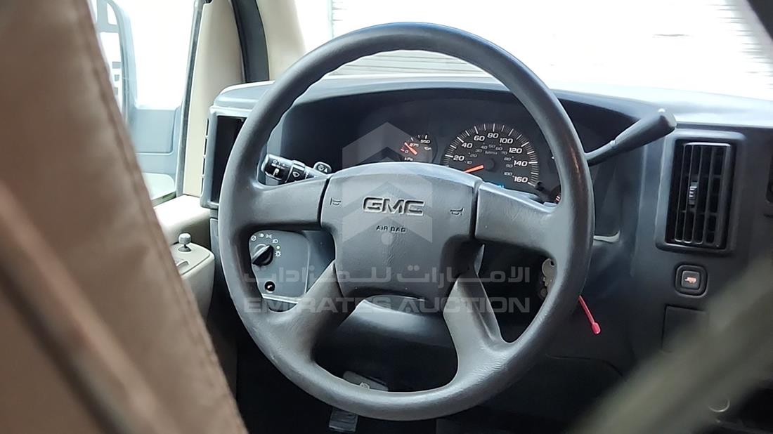 2006 GMC 2500 — Steering & Mounted Controls — Photo 13