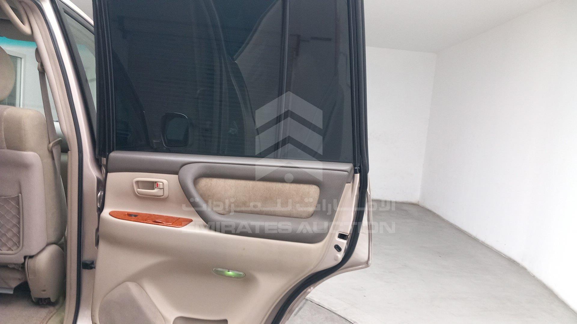 2006 TOYOTA LAND CRUISER VIN: JTEHT05J762085164
