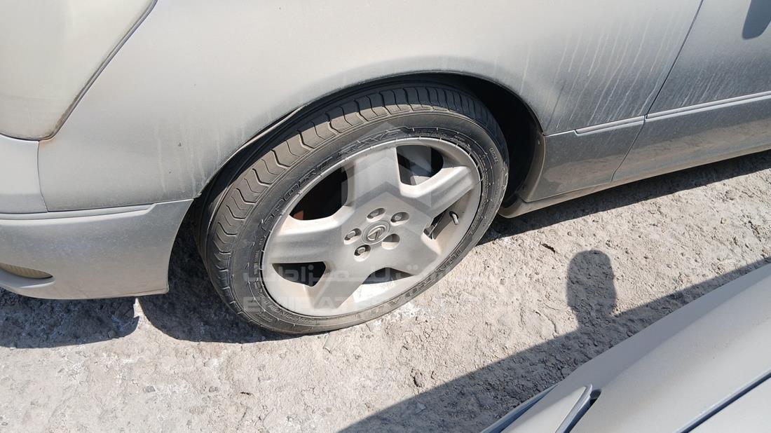 2002 Lexus LS 430 - Scrap without document — Front Left Tyre — Photo 30