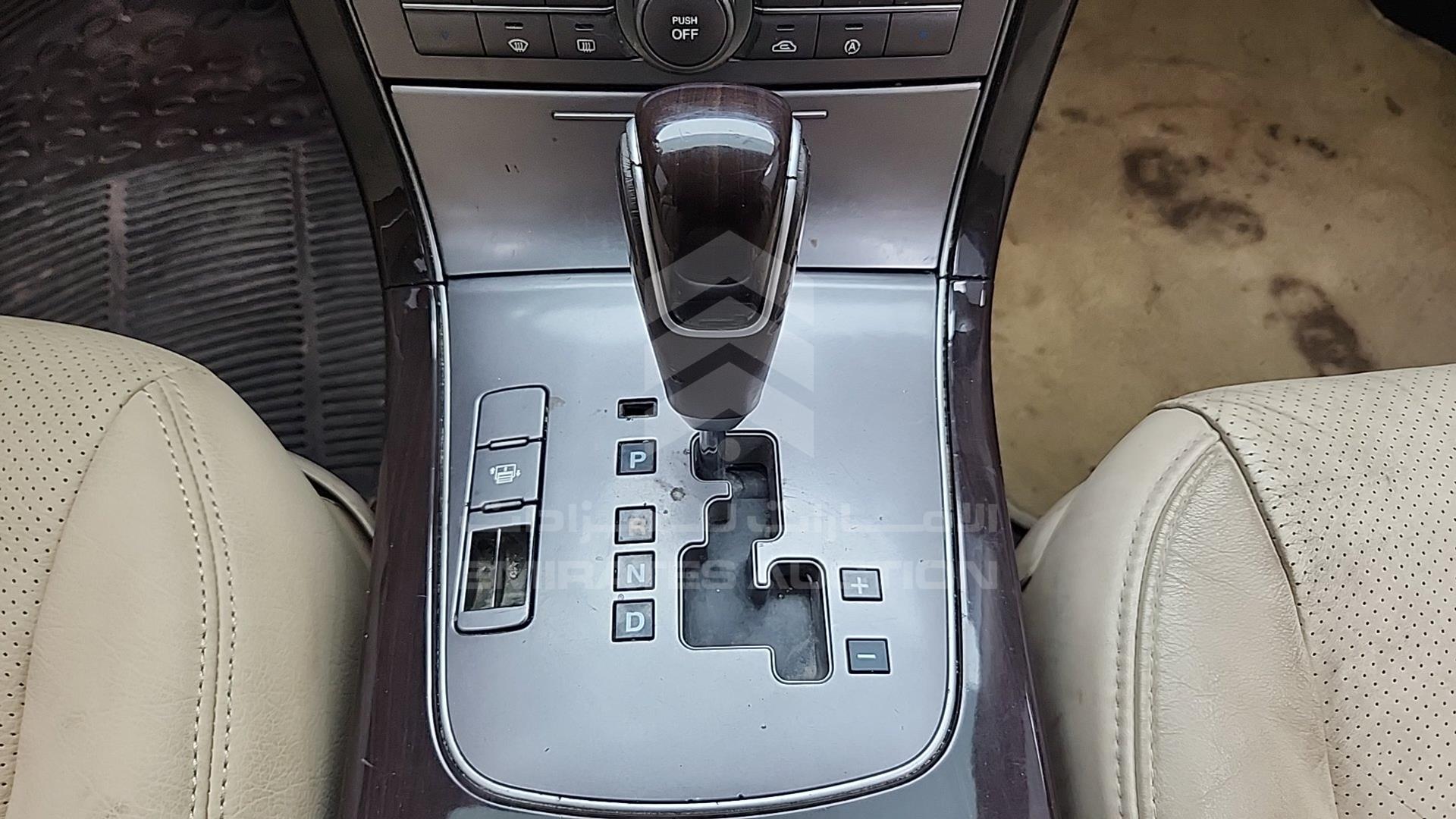 2009 KIA OPIRUS VIN: KNALD225795176904