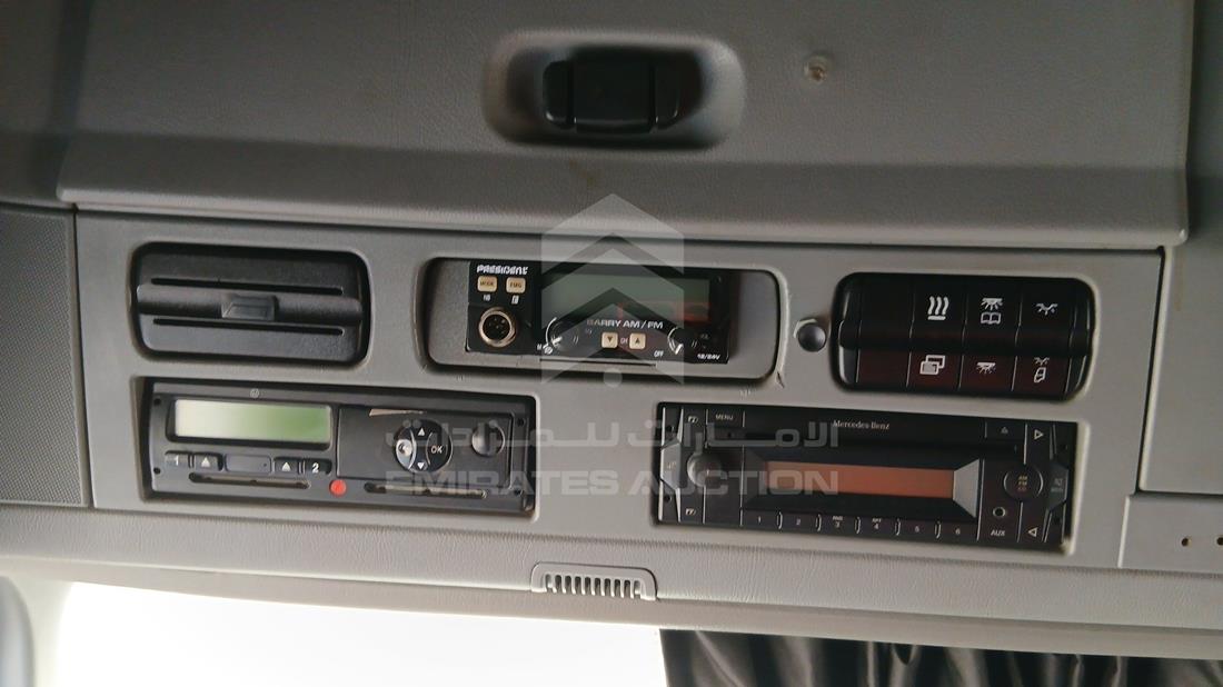 Mercedes 1844 — Entertainment Systems & Camera Monitor & Navigation — Photo 16