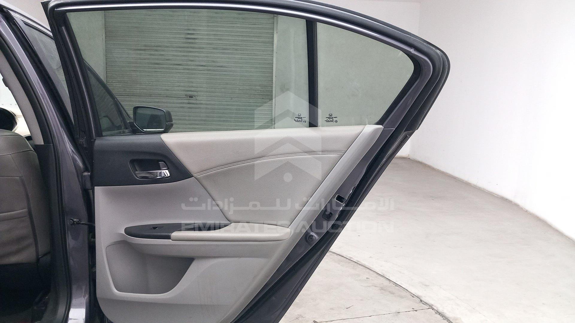 2015 HONDA ACCORD VIN: 1HGCR2F72FA103024