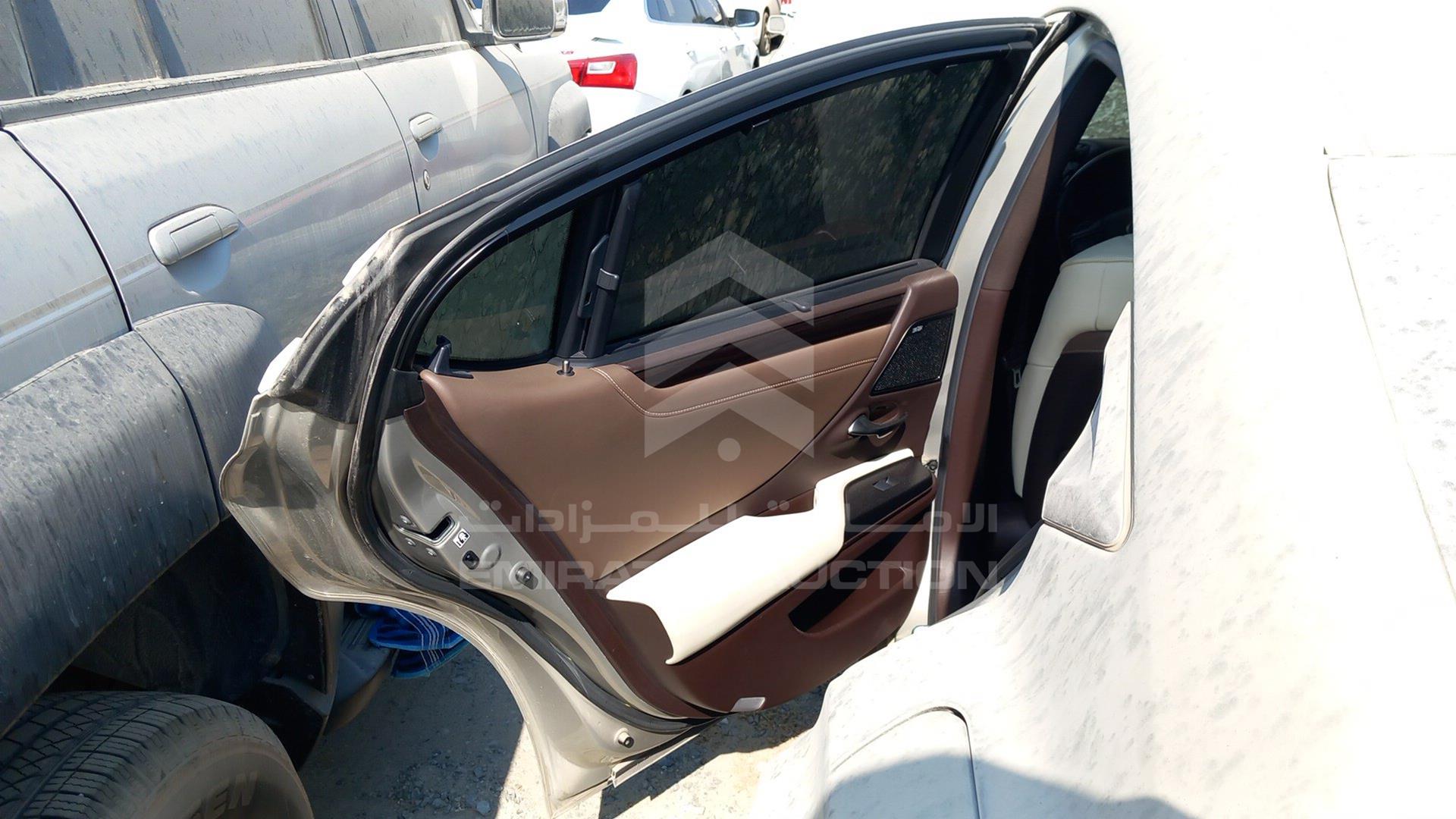 2019 LEXUS ES 300H VIN: JTHB21B11K2001209