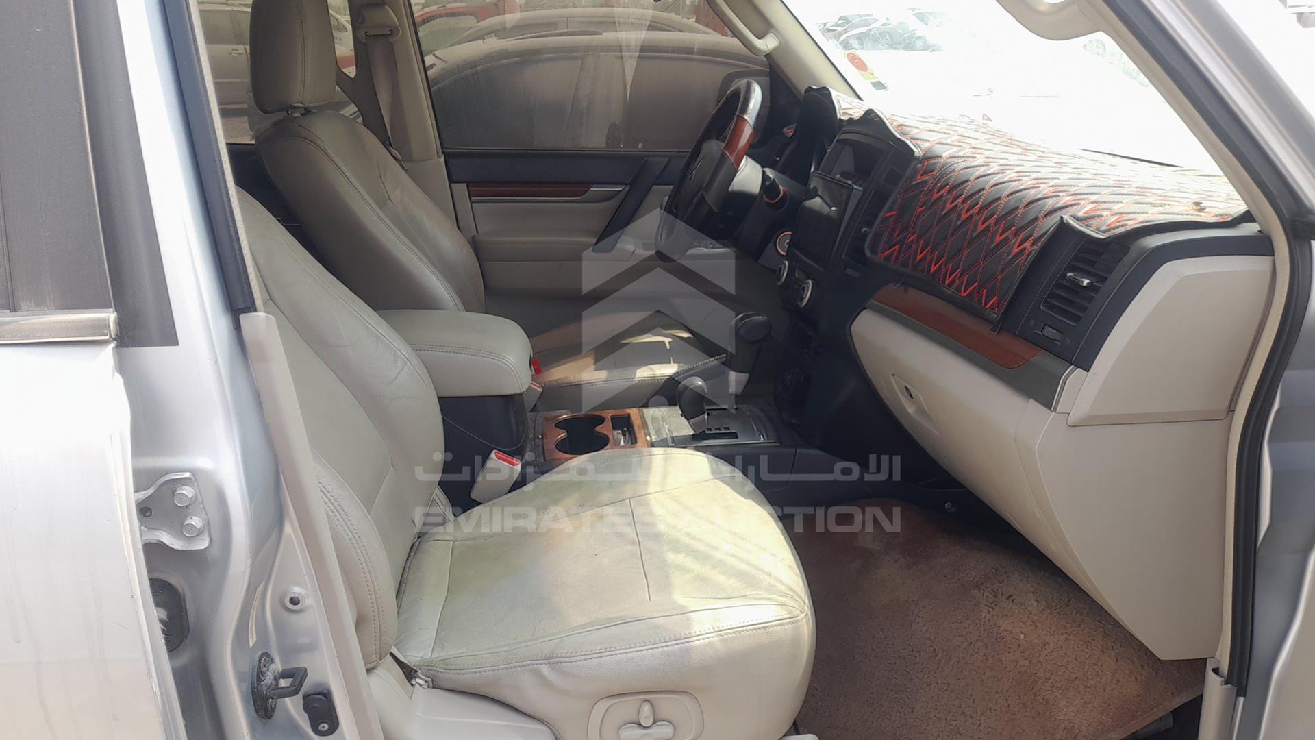 2008 MITSUBISHI PAJERO VIN: JMYLRV93W8J723952