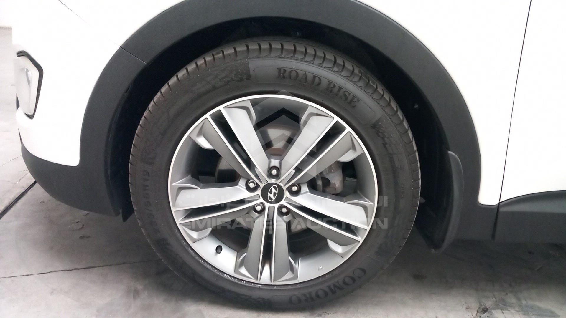 2016 HYUNDAI SANTA FE VIN: KMHSN81EXGU114119